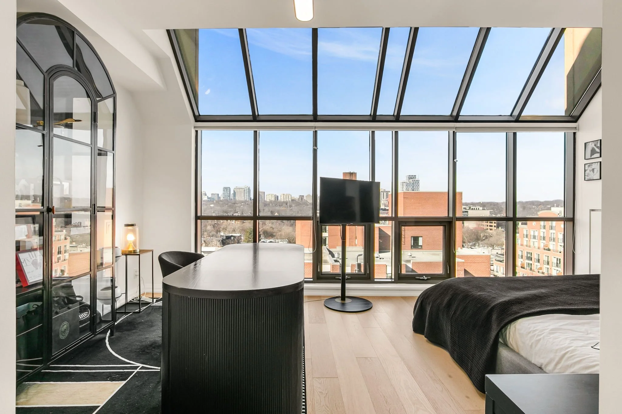 65-web-or-mls-26_001_Primary Bedroom.jpg