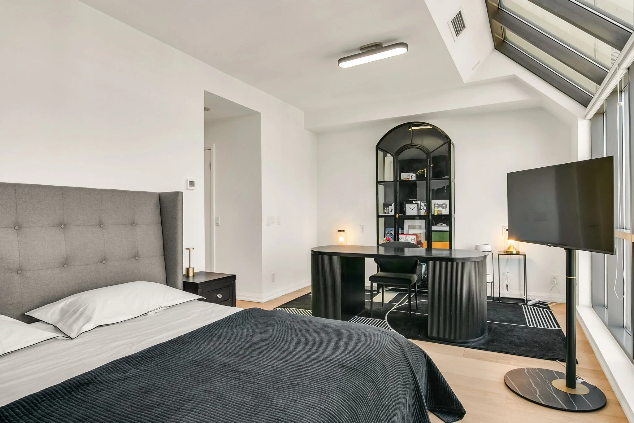 68-web-or-mls-26_004_Primary Bedroom.jpg