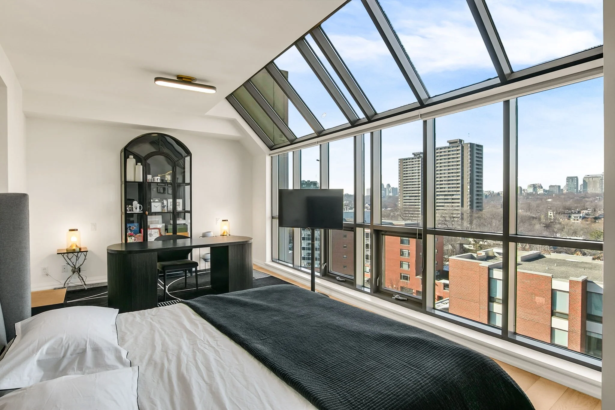 69-web-or-mls-26_005_Primary Bedroom.jpg