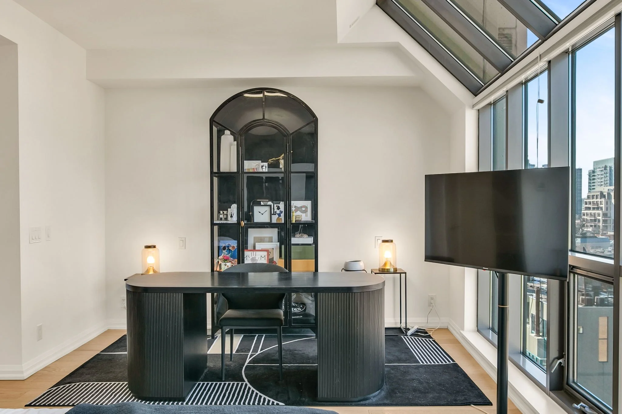 70-web-or-mls-26_006_Primary Bedroom.jpg