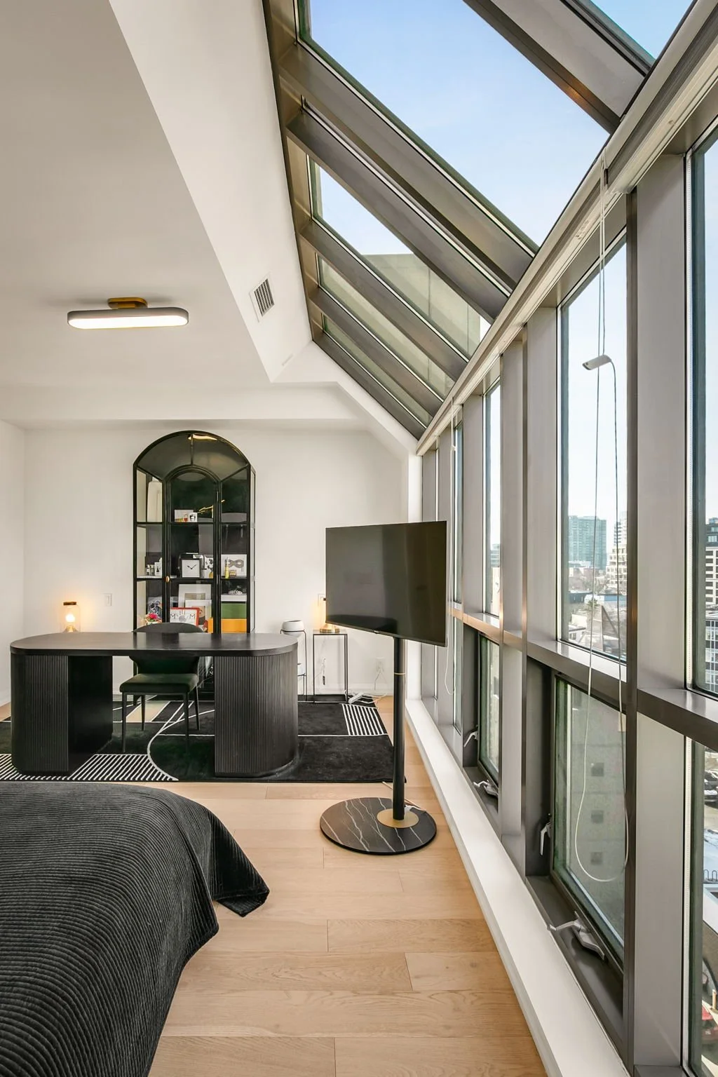 73-web-or-mls-26_009_Primary Bedroom.jpg