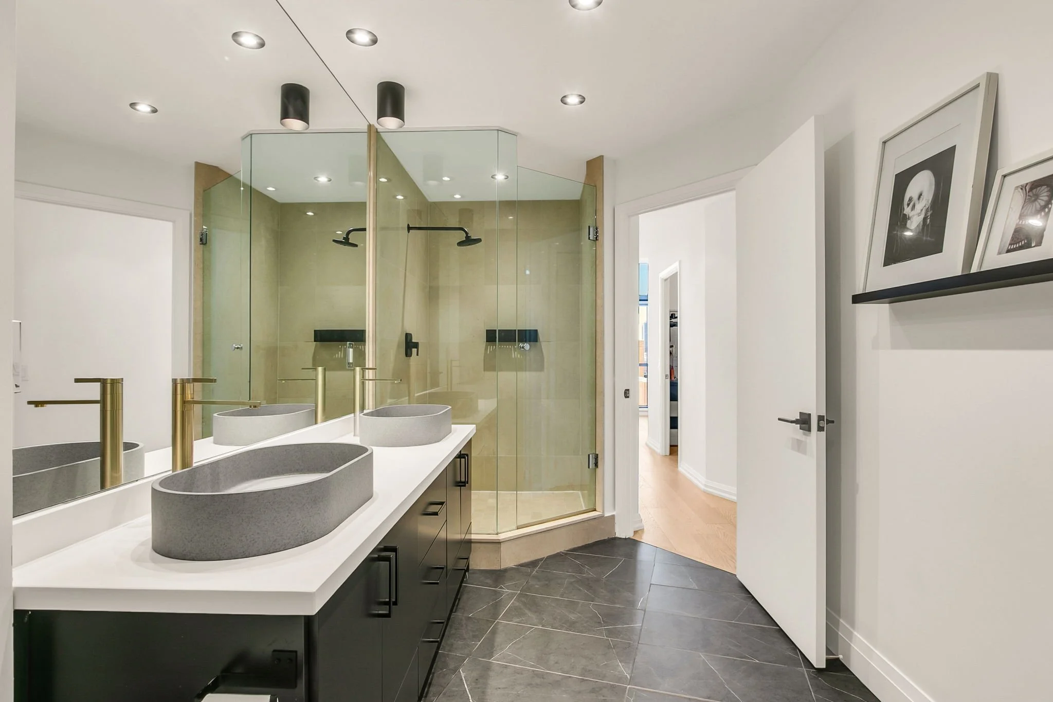 78-web-or-mls-27_002_Master Ensuite.jpg