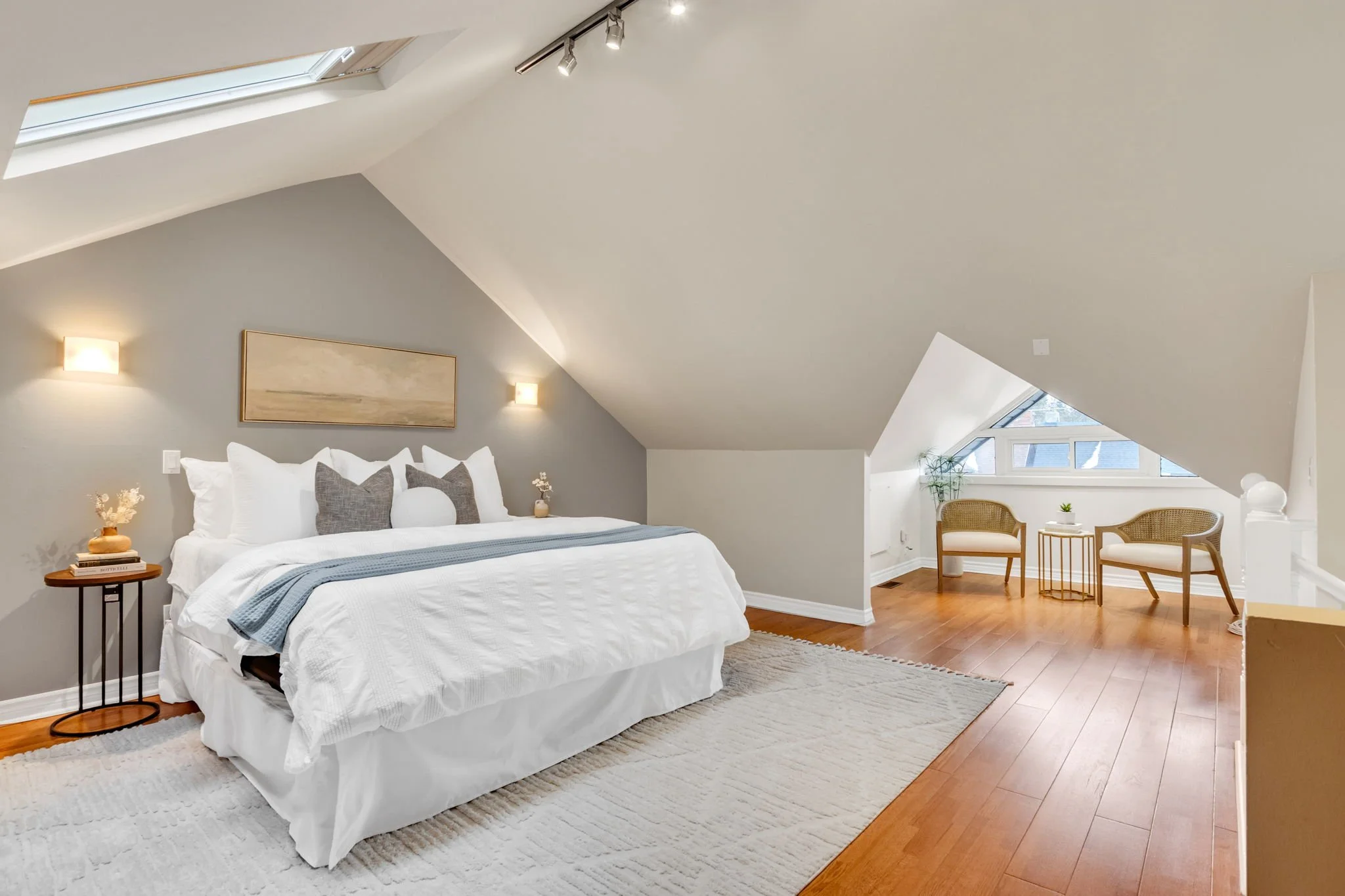 53-web-or-mls-26_001_Primary Bedroom.jpg