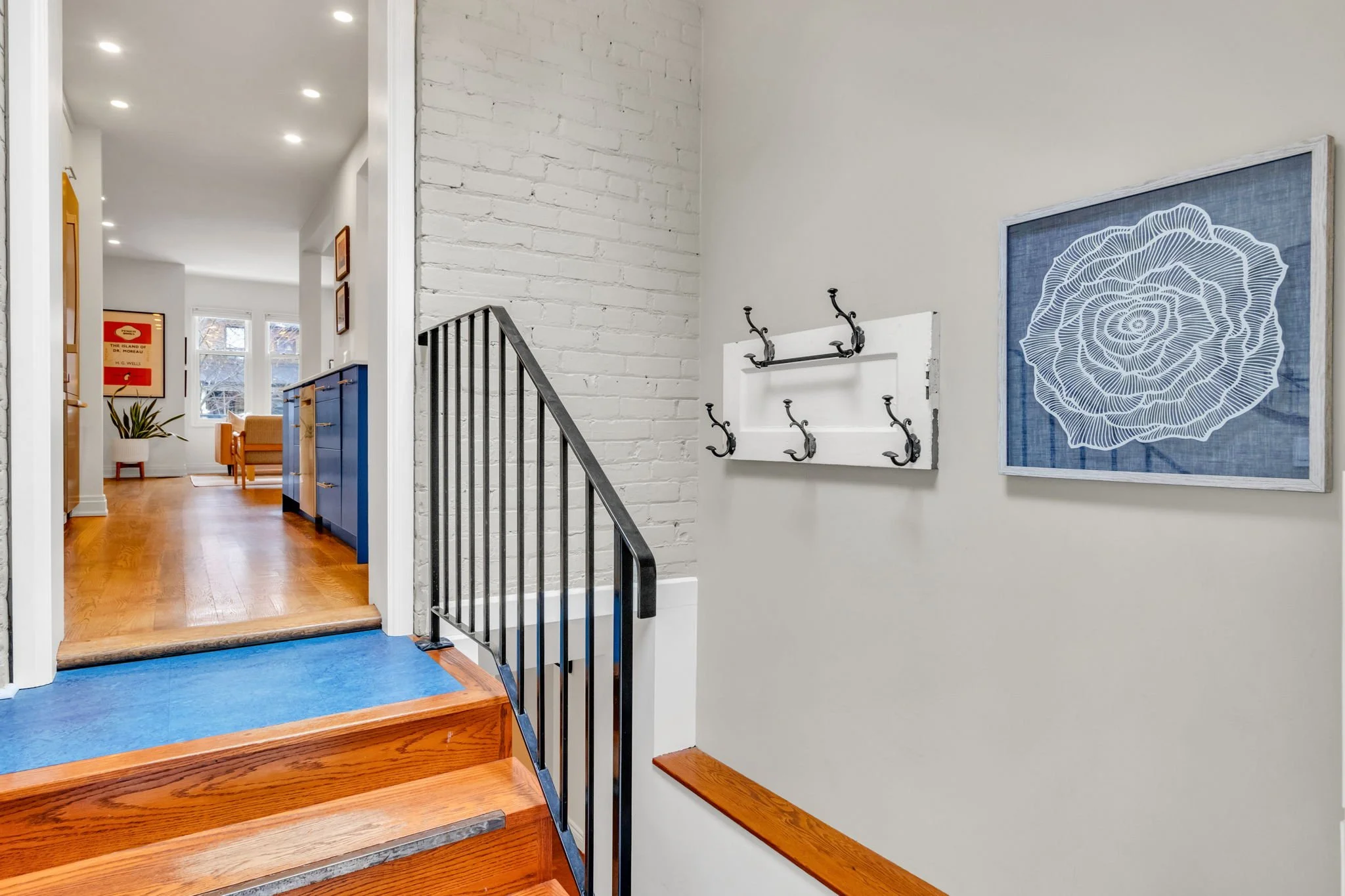 69-web-or-mls-73_002_Second Entry.jpg