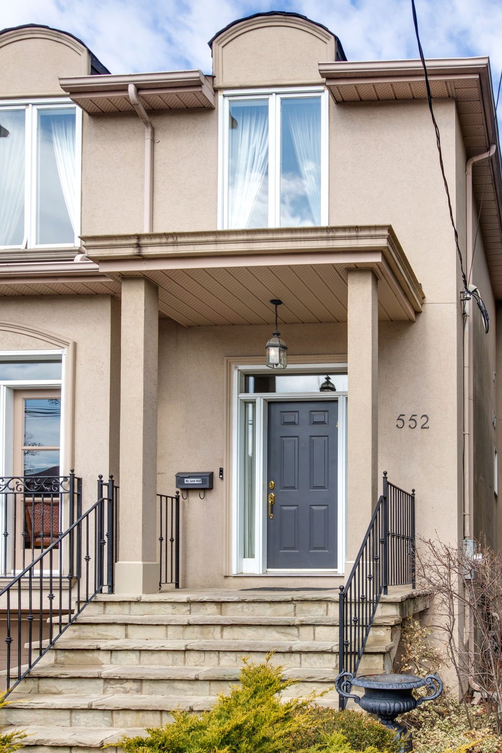 6-web-or-mls-1_007_Exterior Front.jpg