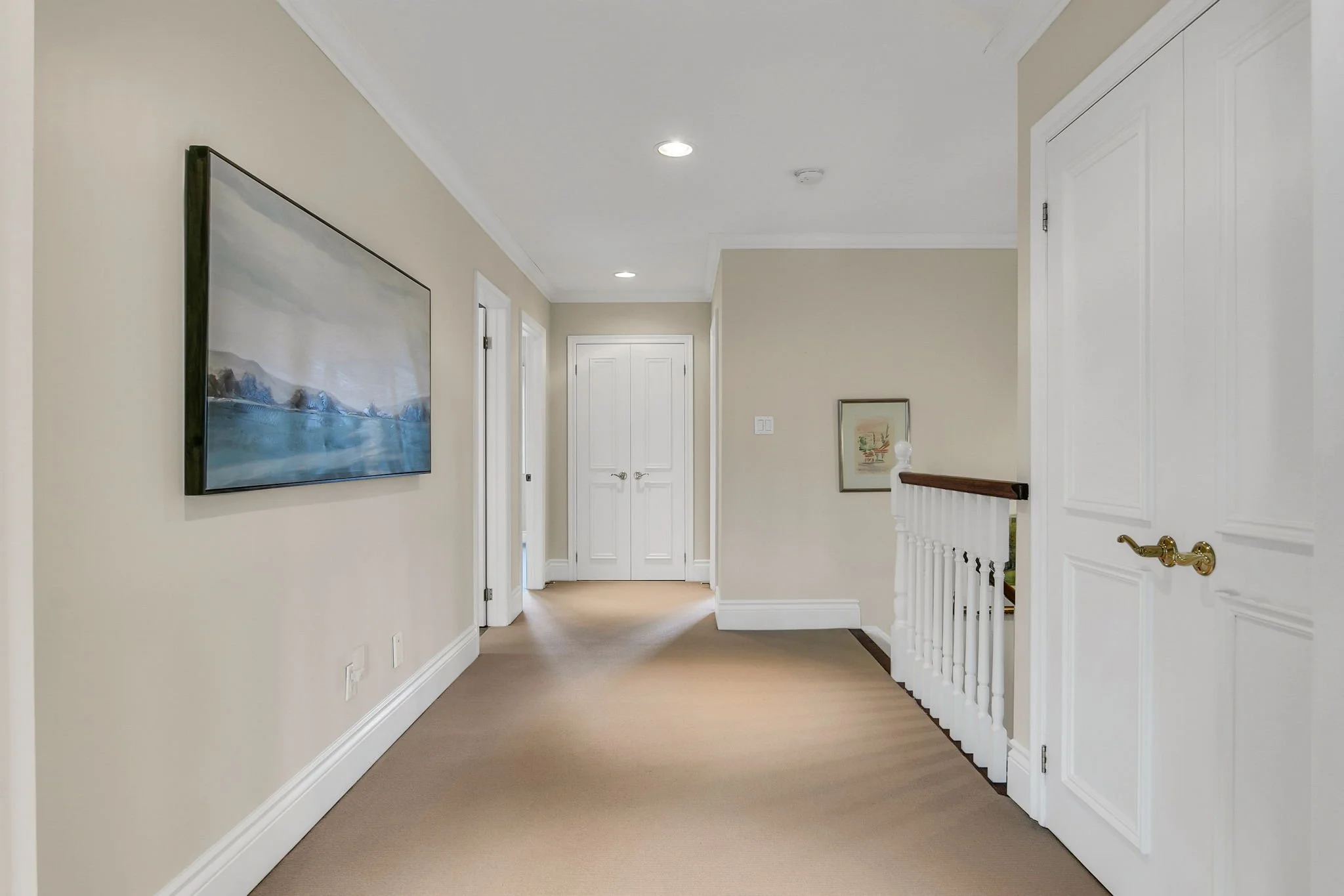 55-web-or-mls-23_002_Upper Hallway.jpg