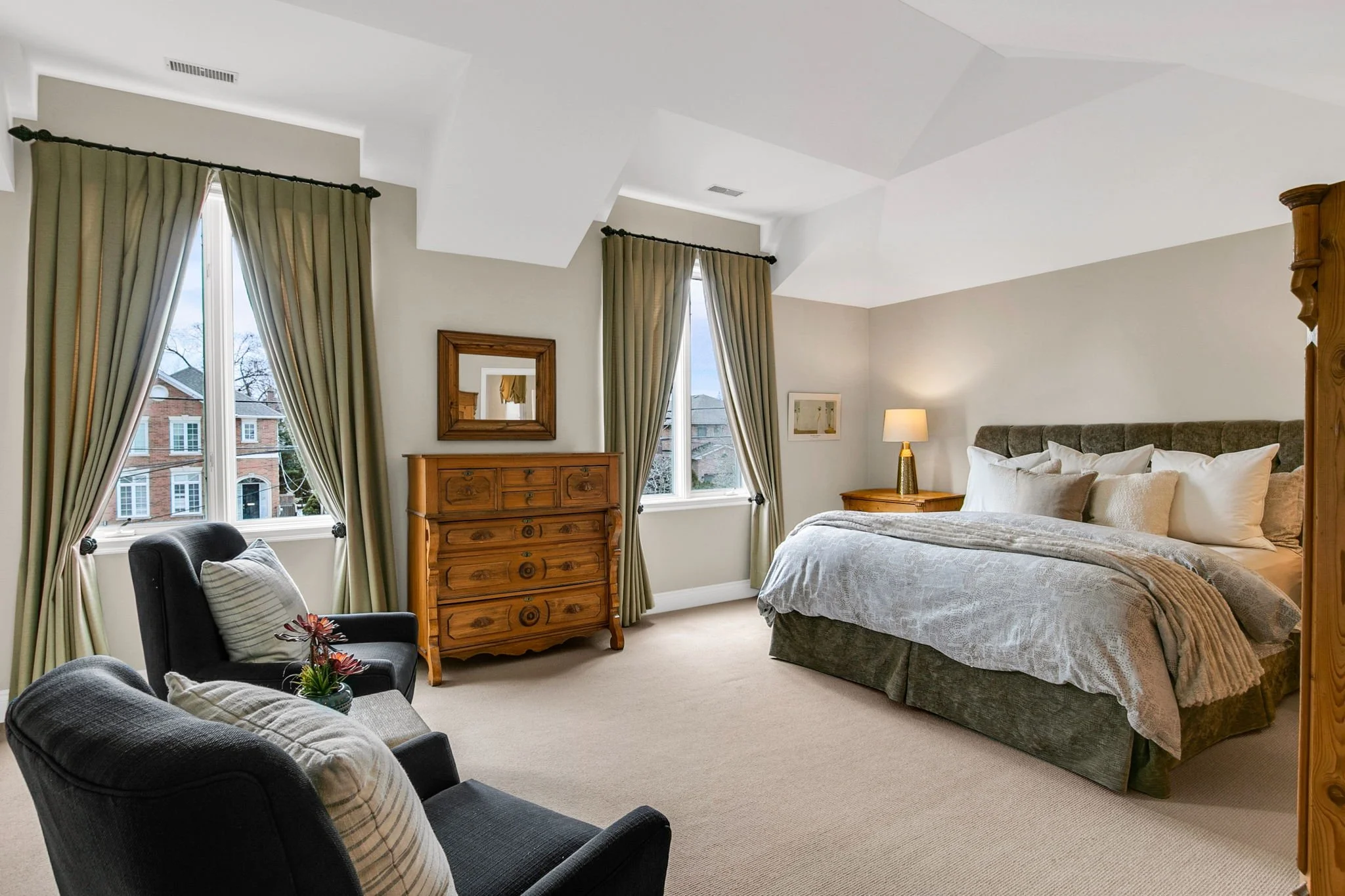 57-web-or-mls-26_001_Primary Bedroom.jpg