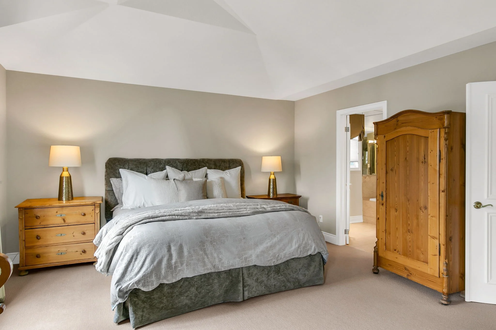 59-web-or-mls-26_003_Primary Bedroom.jpg