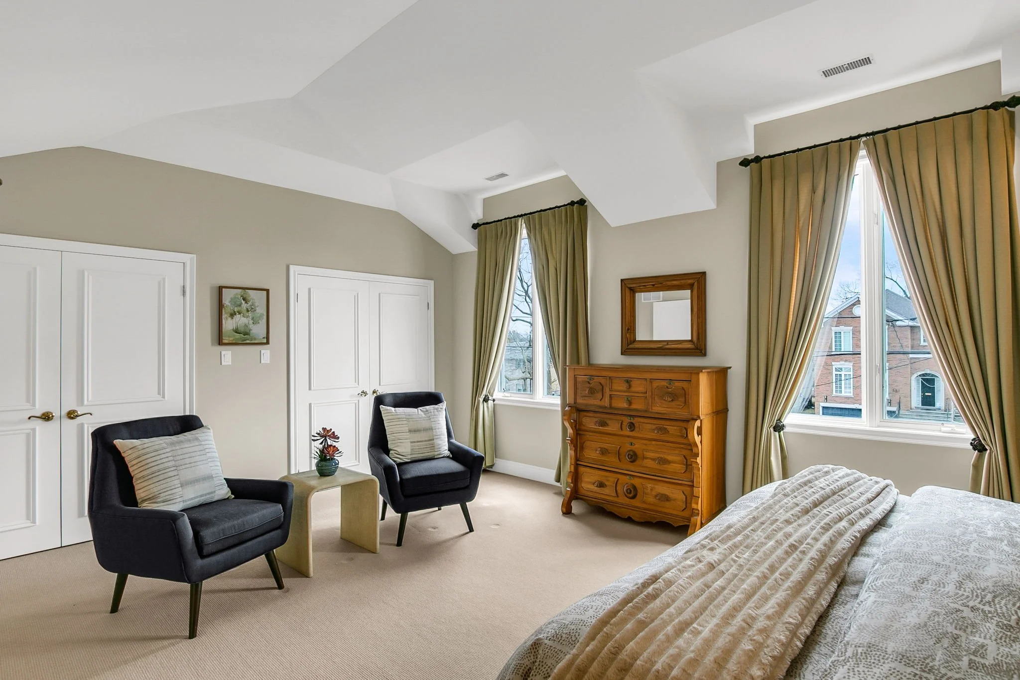 61-web-or-mls-26_005_Primary Bedroom.jpg