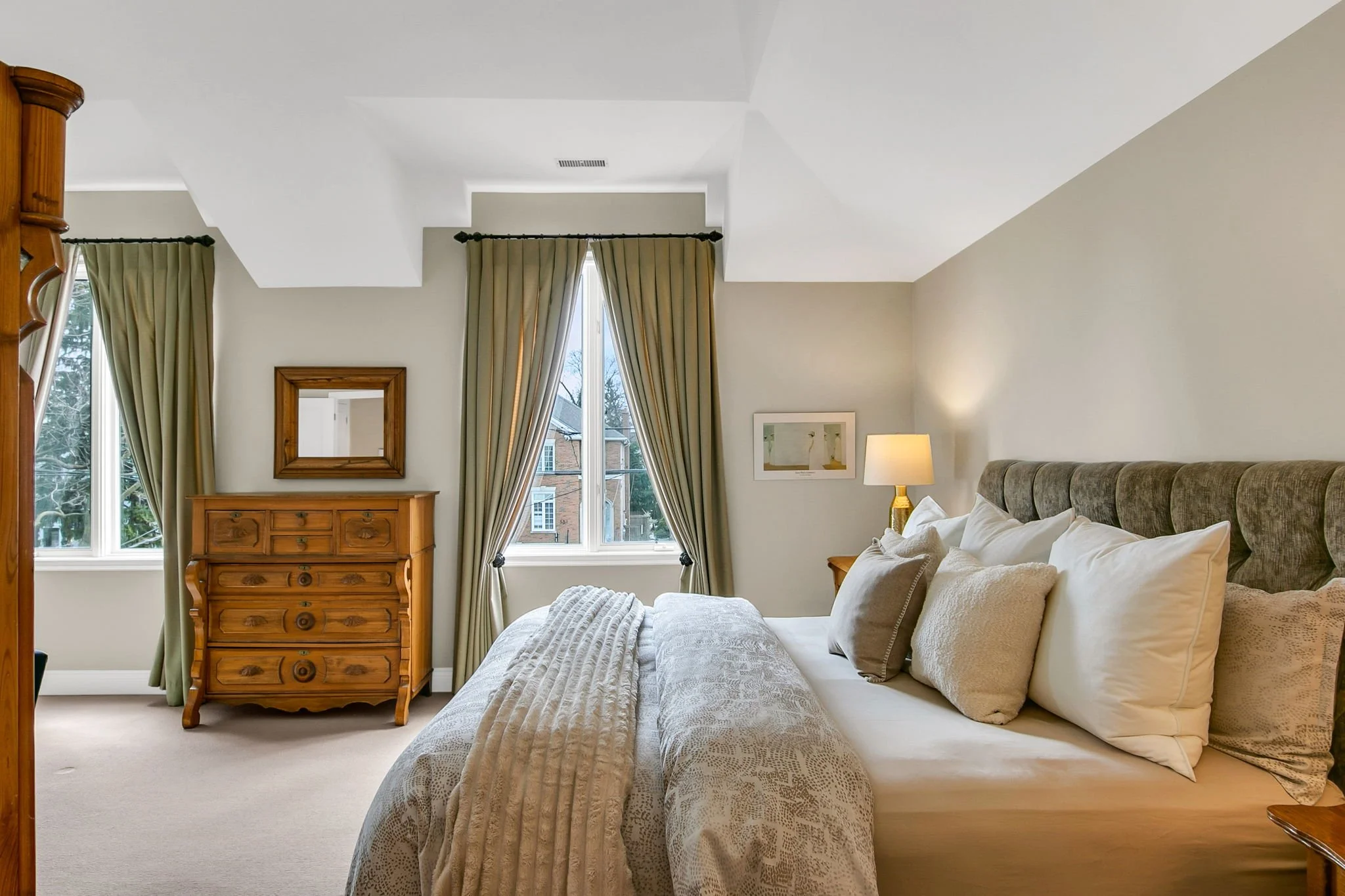 62-web-or-mls-26_006_Primary Bedroom.jpg