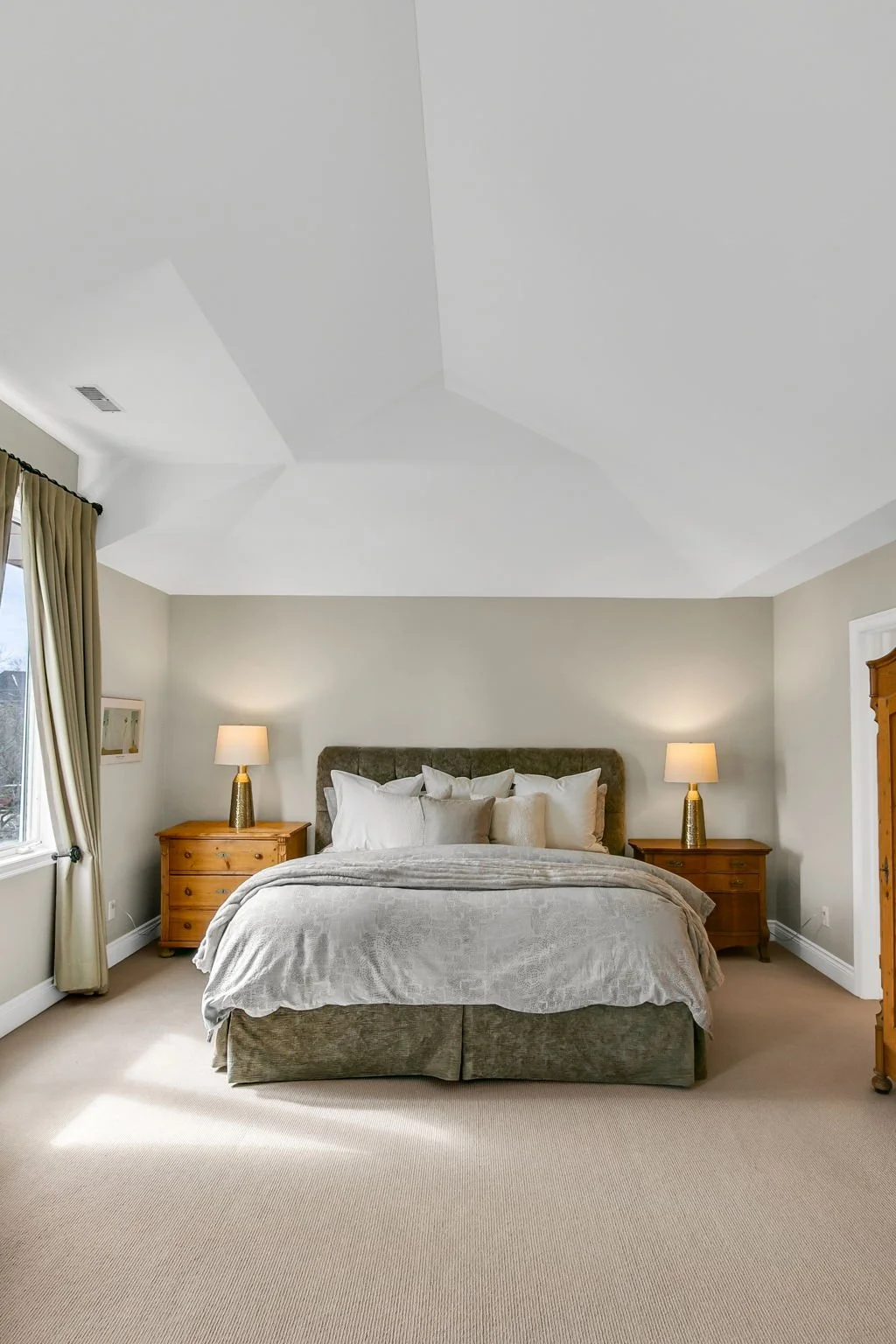 64-web-or-mls-26_011_Primary Bedroom.jpg