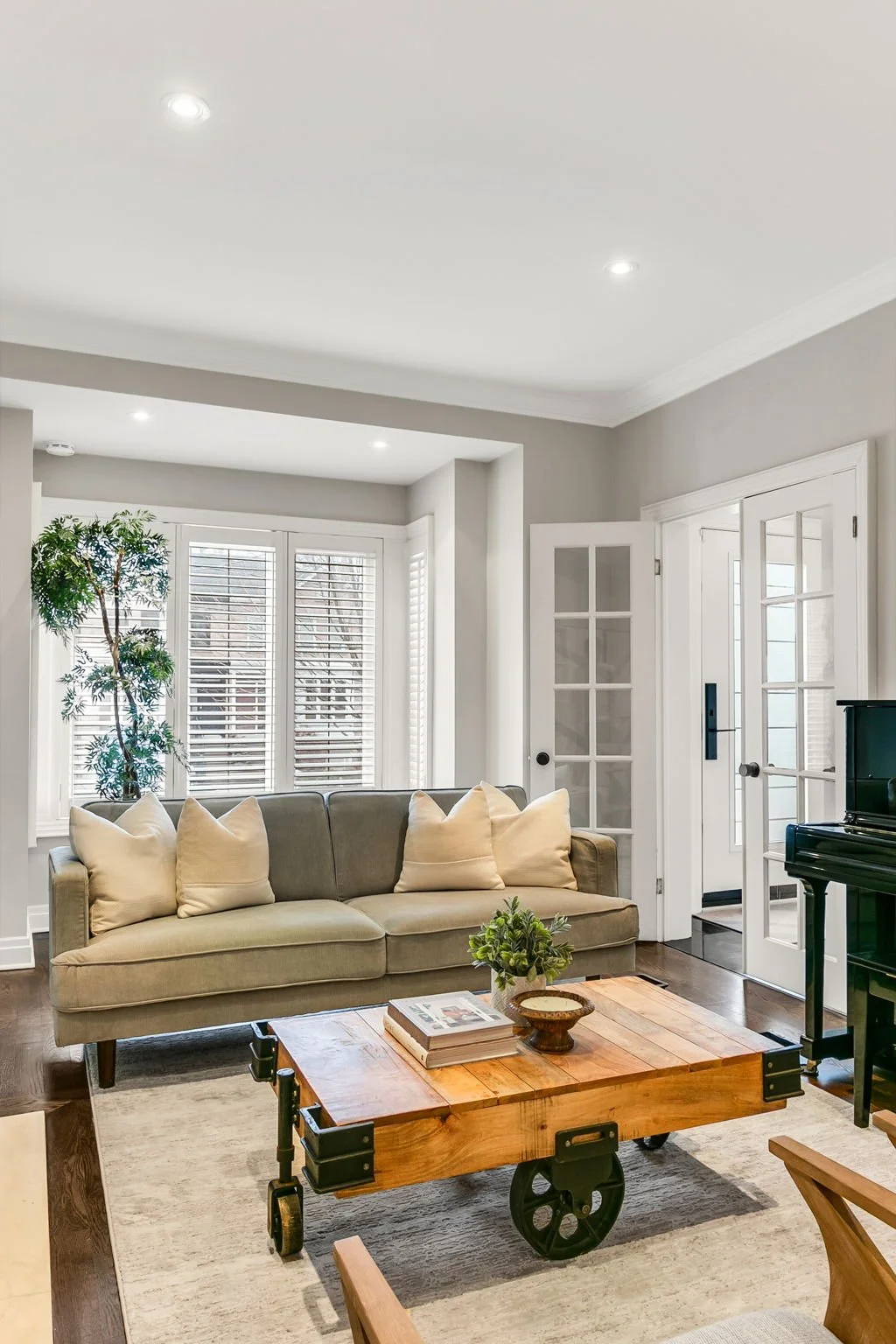 18-web-or-mls-8_017_Living Room.jpg