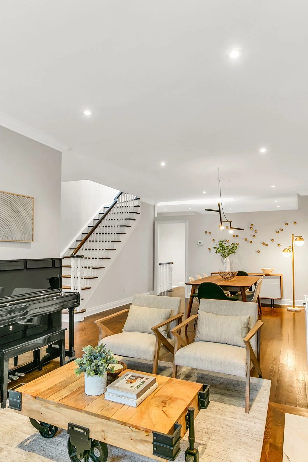 20-web-or-mls-8_019_Living Room.jpg