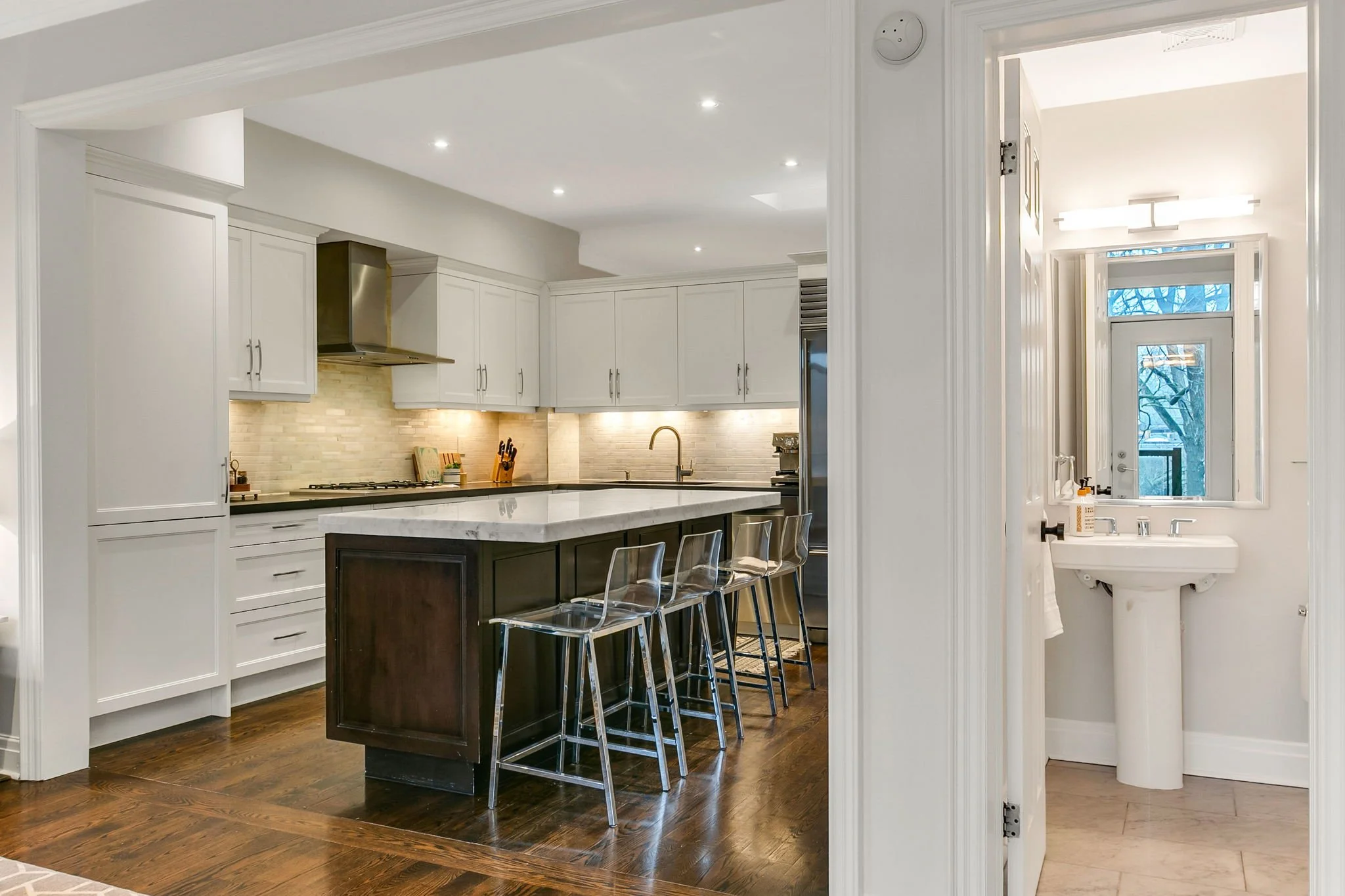 46-web-or-mls-20_002_Powder Room.jpg