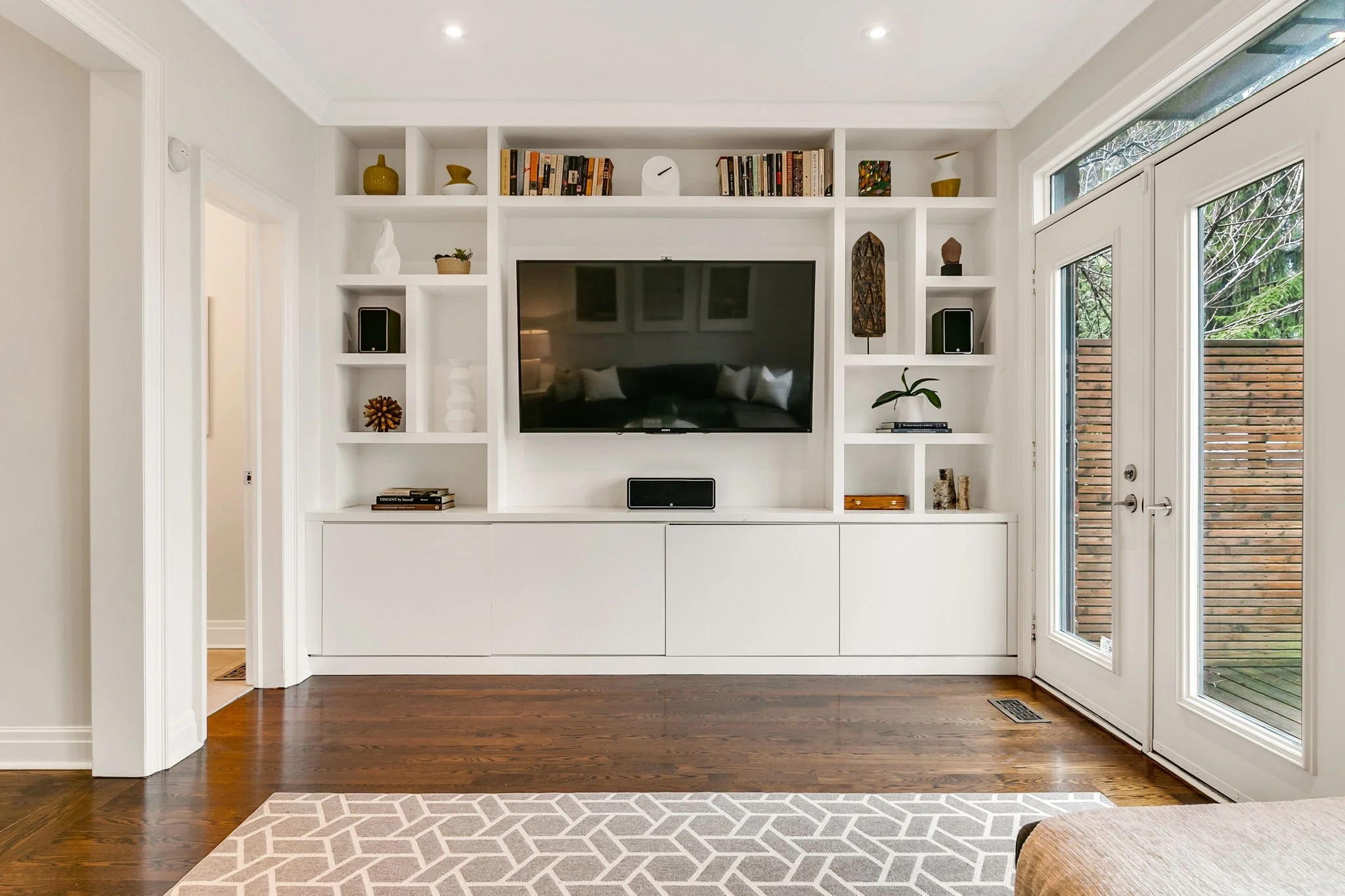 52-web-or-mls-9_007_Family Room.jpg