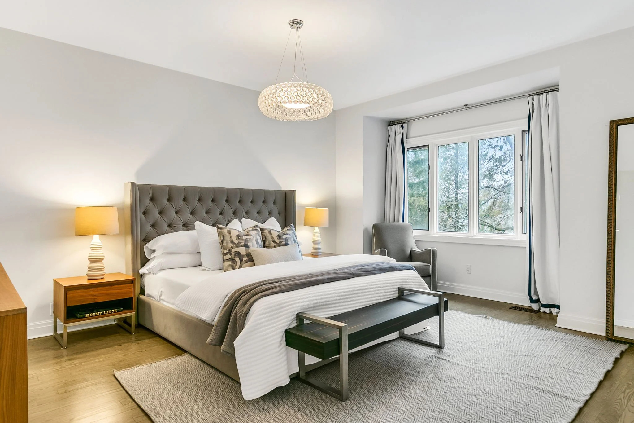 60-web-or-mls-26_003_Primary Bedroom.jpg