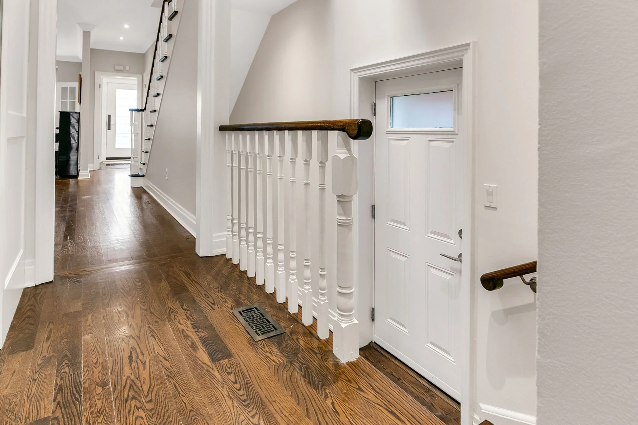 84-web-or-mls-73_005_Second Entry.jpg