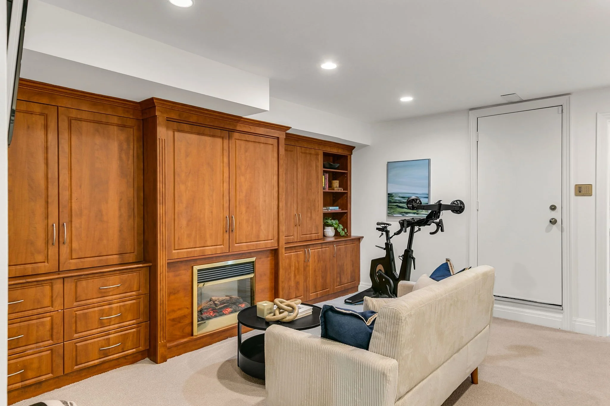 87-web-or-mls-60_005_Lower Level.jpg