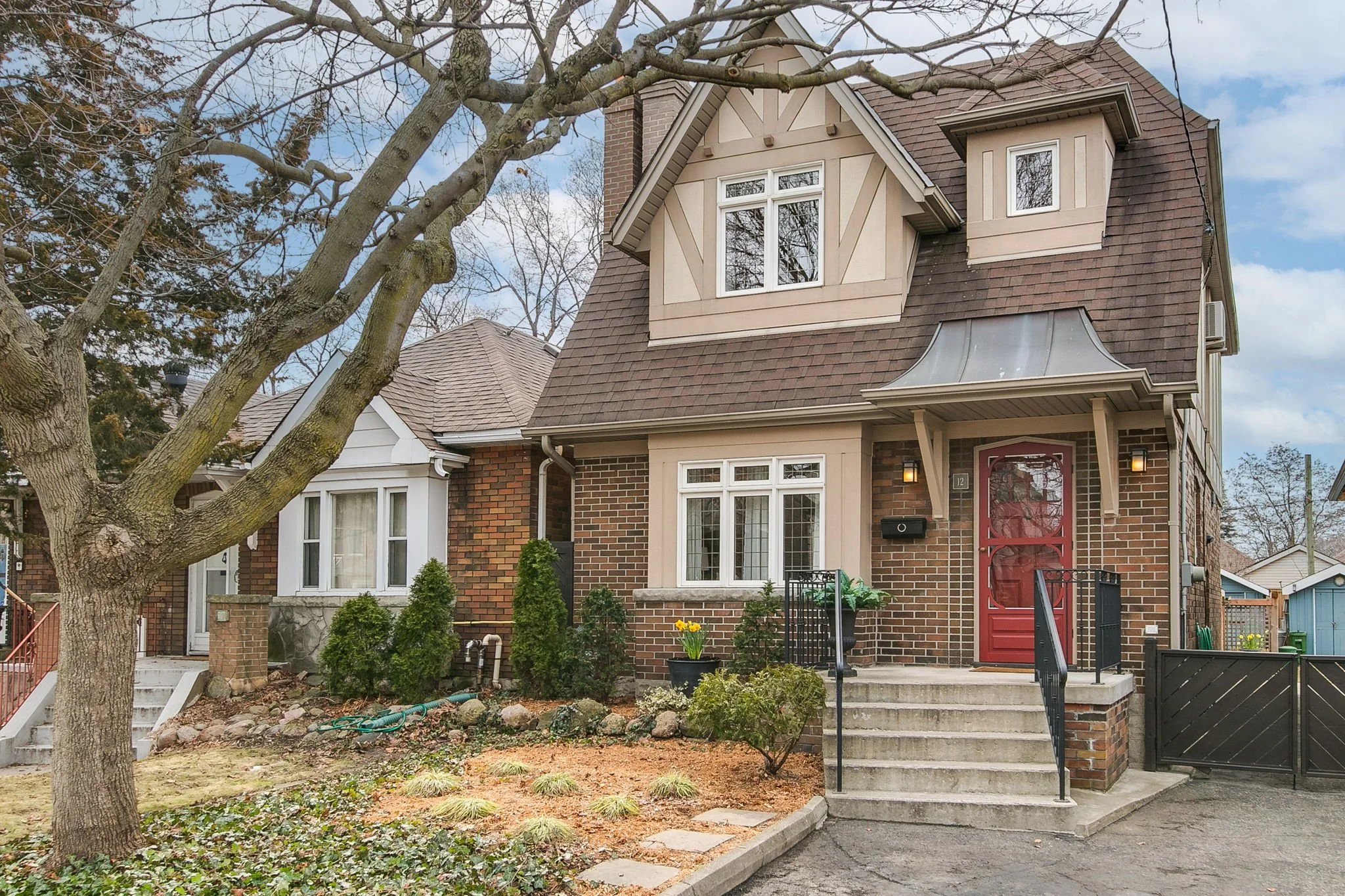 5-web-or-mls-1_005_Exterior Front.jpg