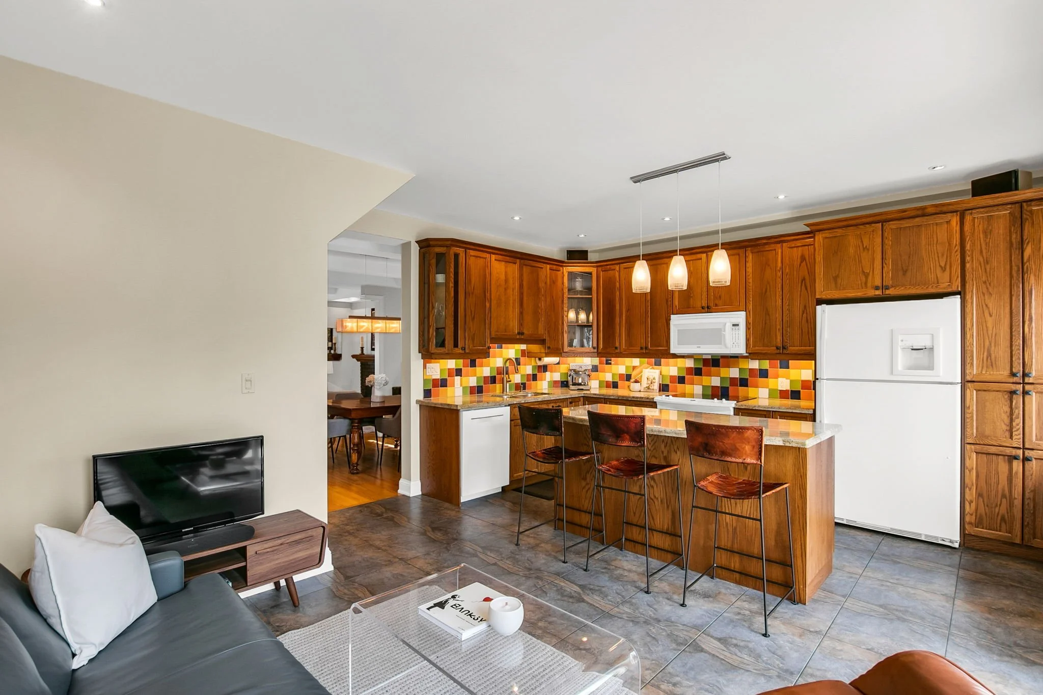 25-web-or-mls-9_005_Family Room.jpg