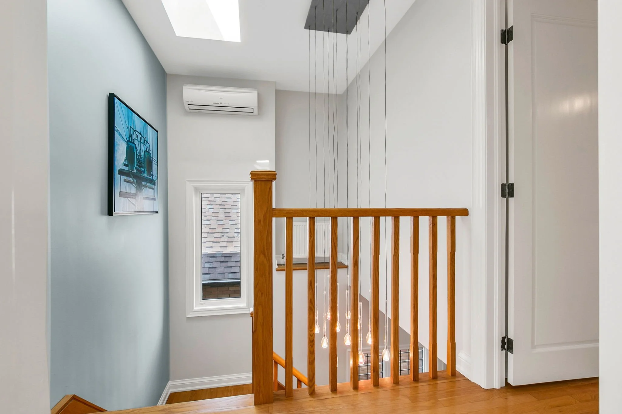 48-web-or-mls-23_003_Upper Hallway.jpg