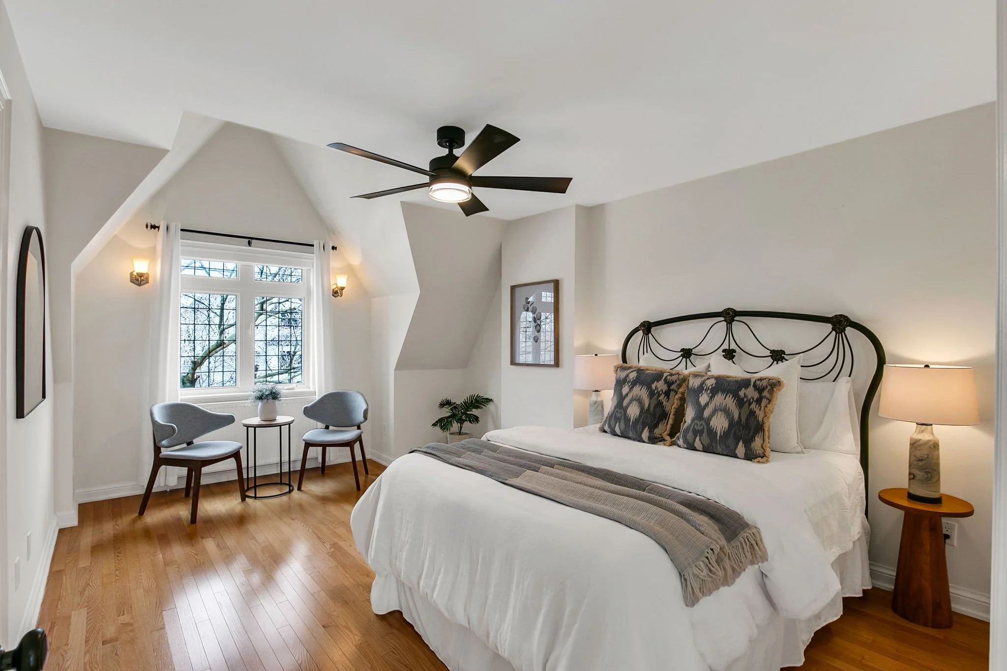 49-web-or-mls-26_001_Primary Bedroom.jpg