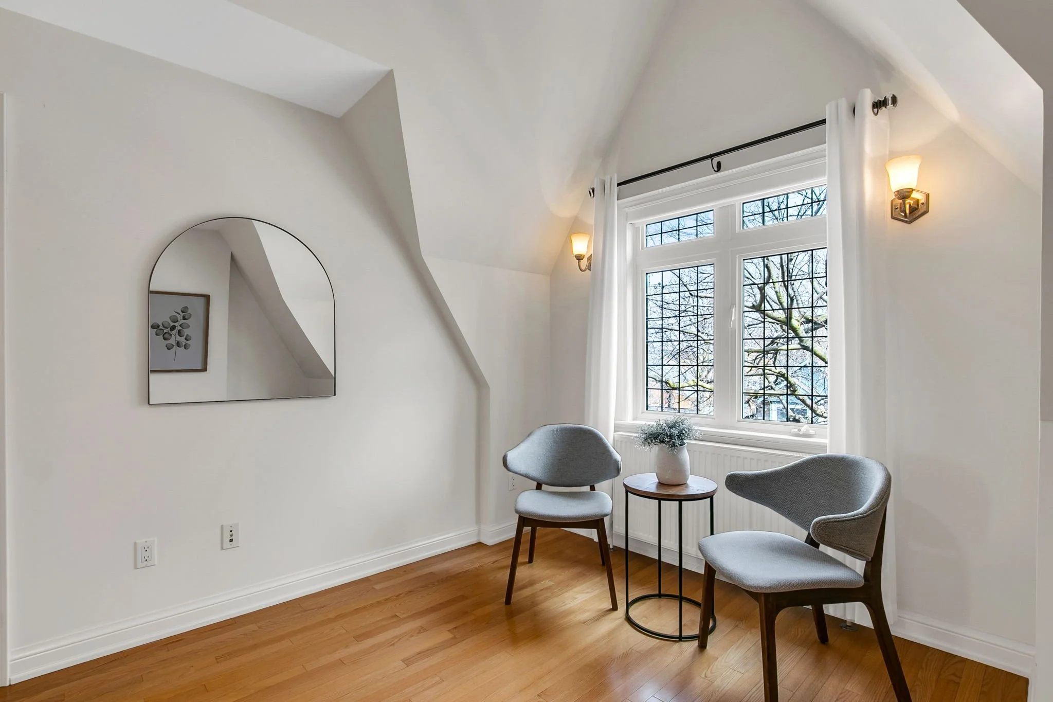 53-web-or-mls-26_005_Primary Bedroom.jpg