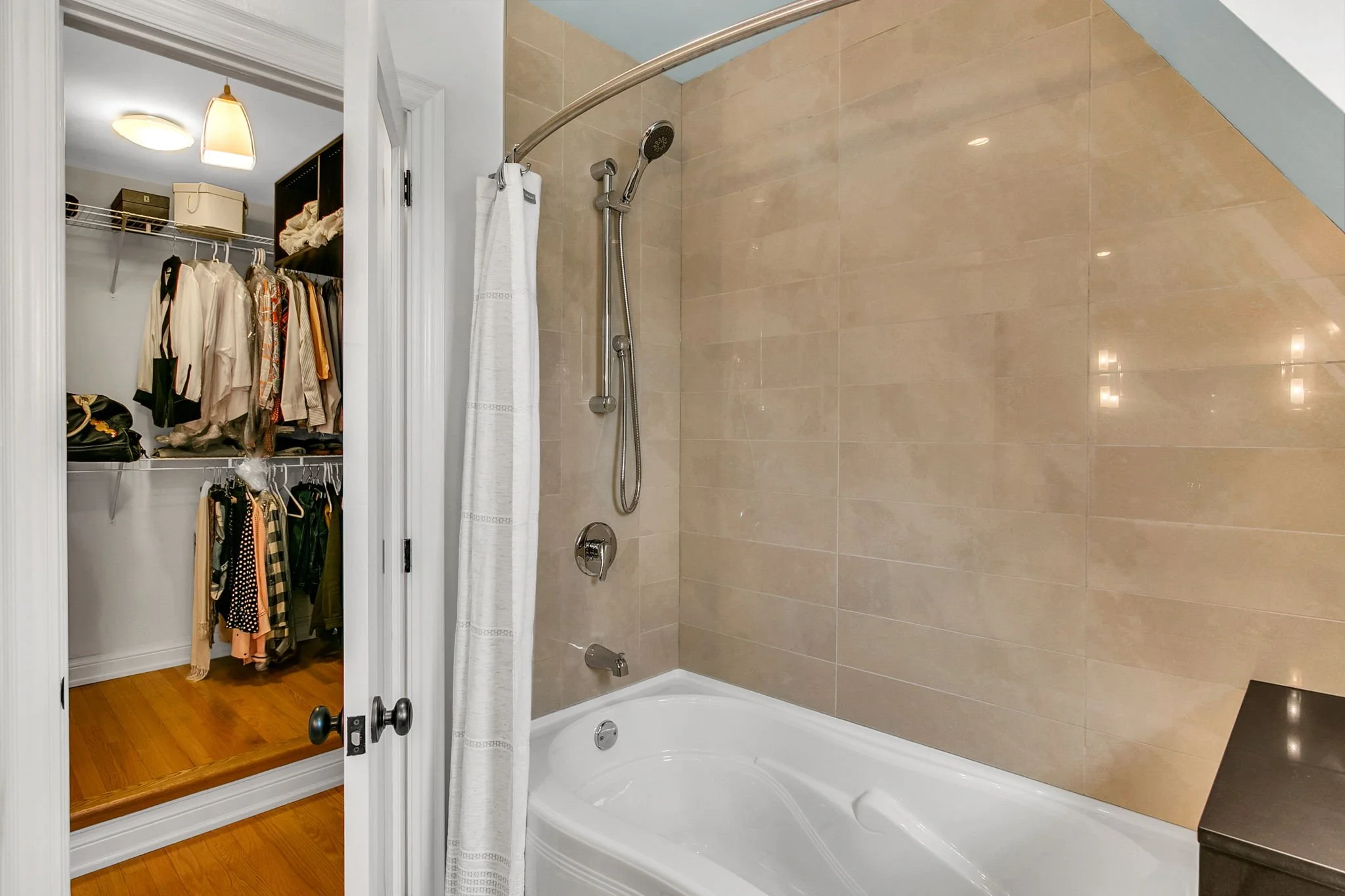 61-web-or-mls-27_004_Master Ensuite.jpg