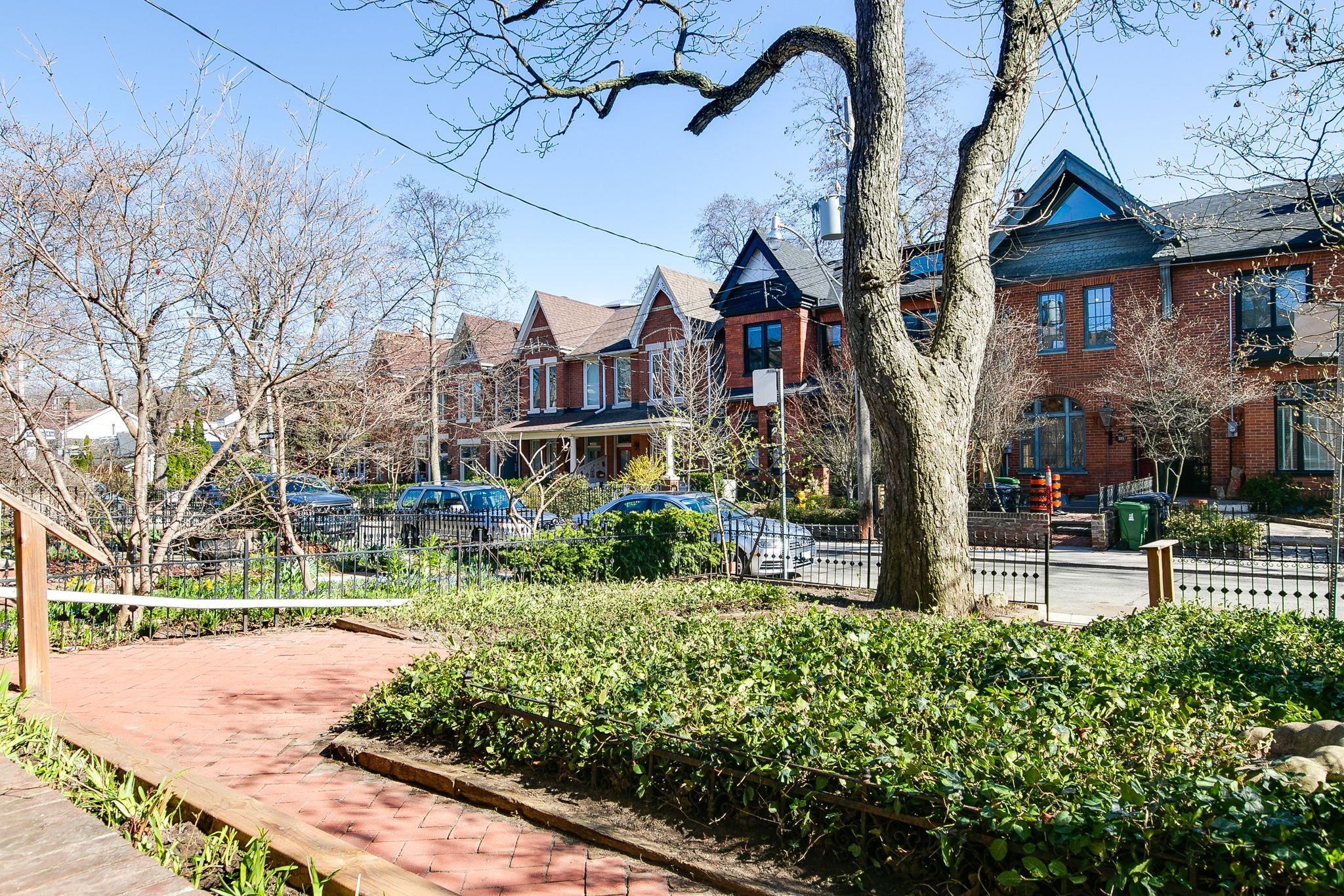 4-web-or-mls-1_010_Exterior Front.jpg