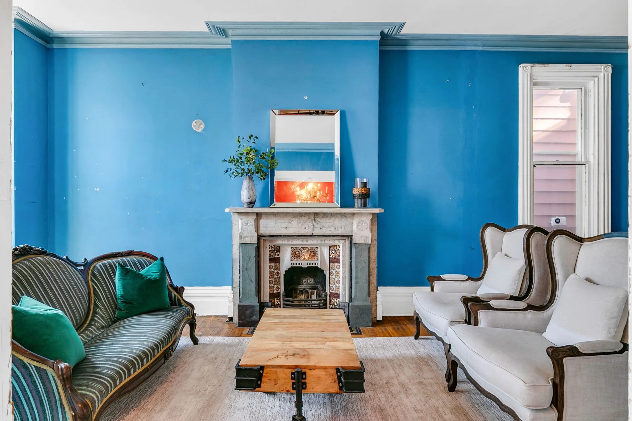 14-web-or-mls-8_001_Living Room.jpg