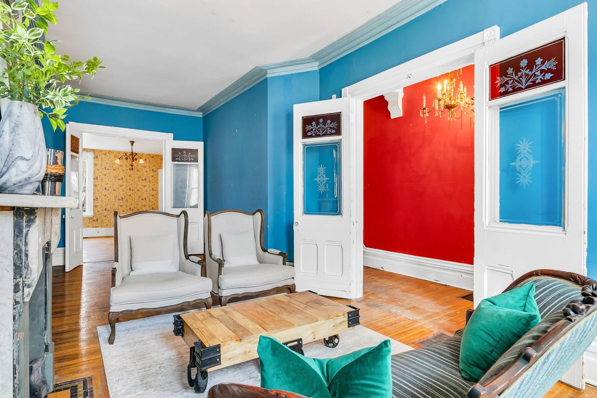 16-web-or-mls-8_003_Living Room.jpg