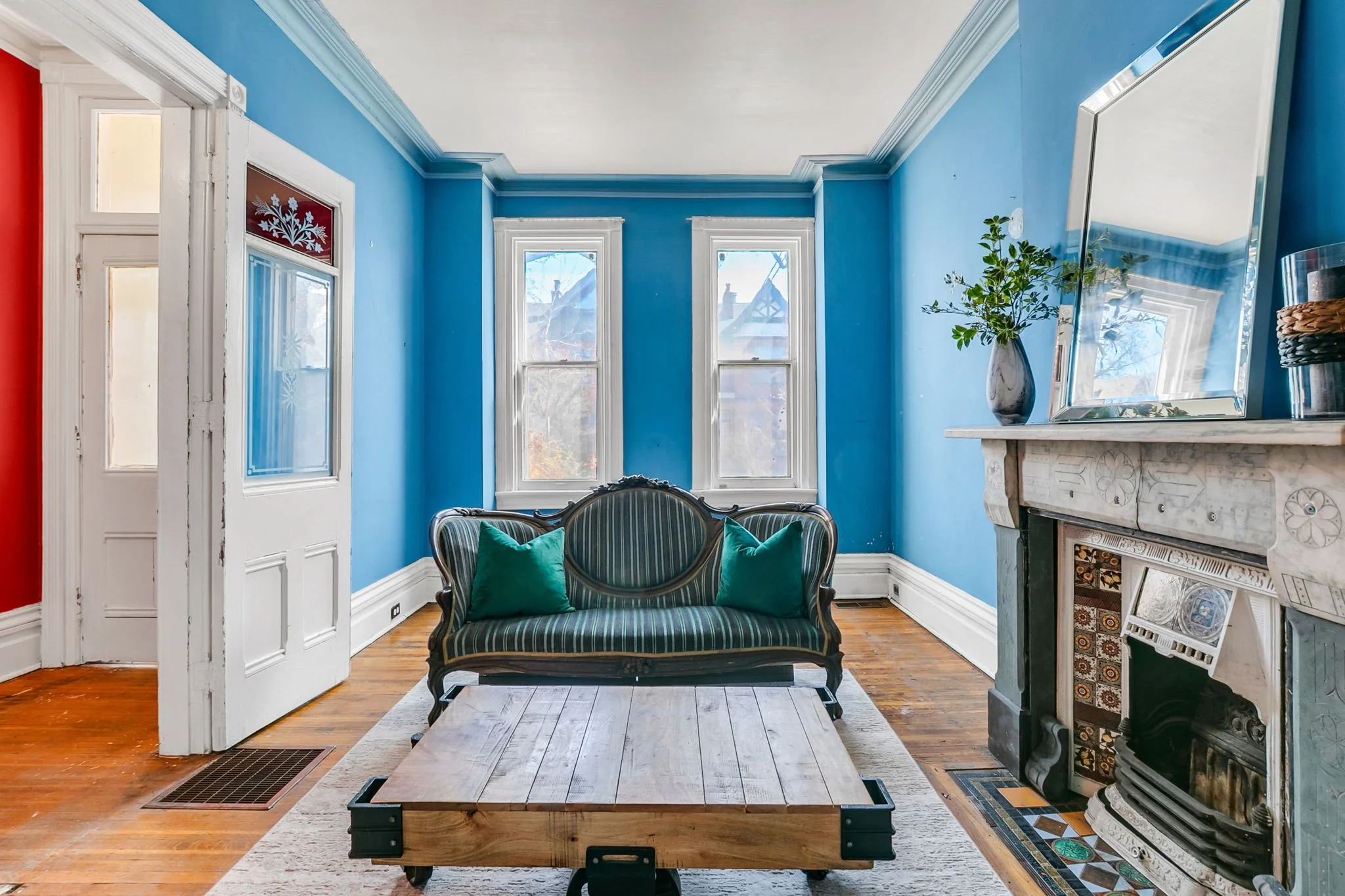 19-web-or-mls-8_006_Living Room.jpg