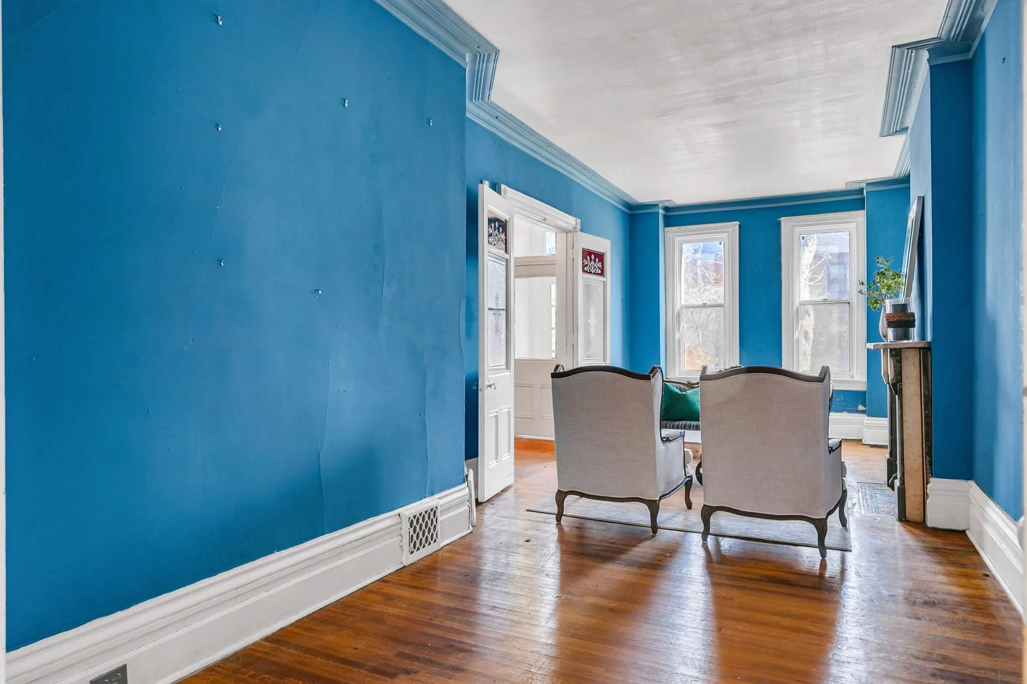 20-web-or-mls-8_007_Living Room.jpg