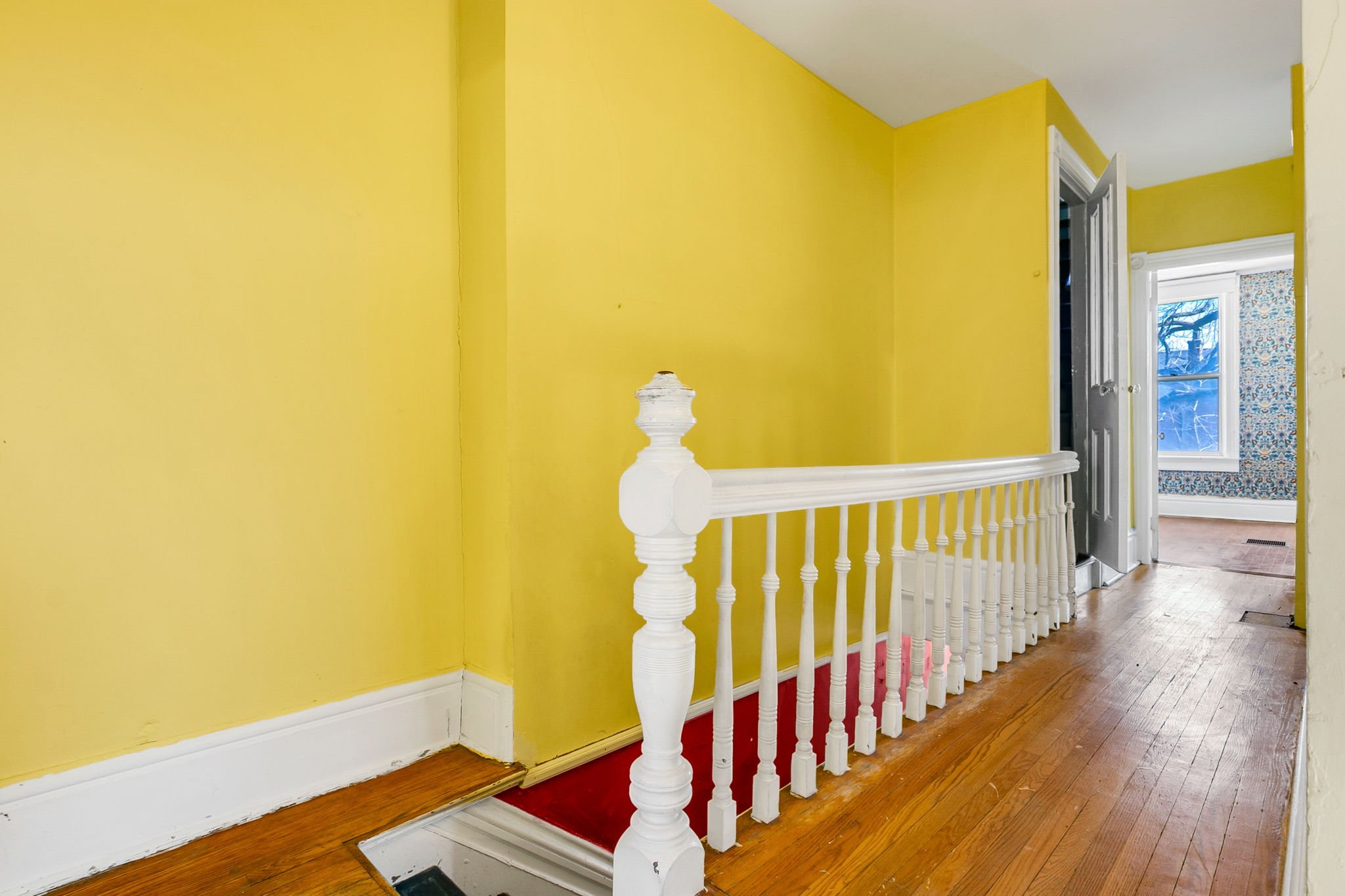 39-web-or-mls-23_012_Upper Hallway.jpg