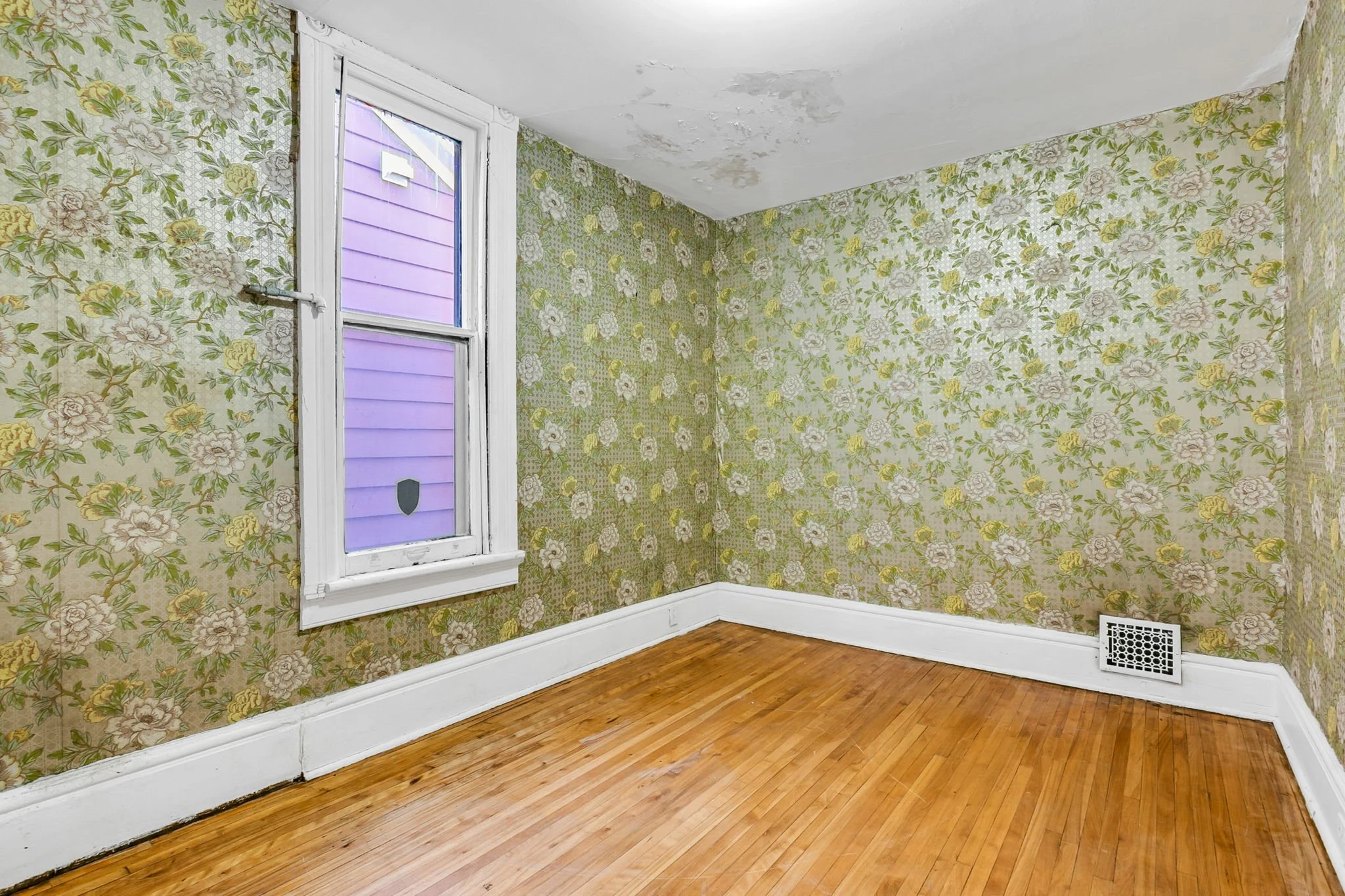 47-web-or-mls-31_001_Third Bedroom.jpg