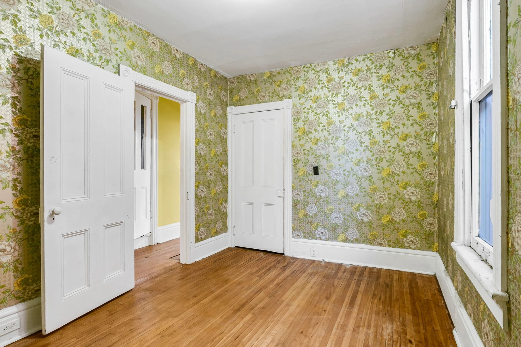 48-web-or-mls-31_002_Third Bedroom.jpg