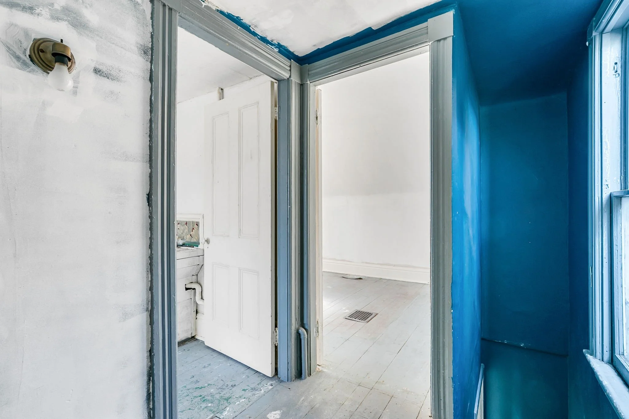 49-web-or-mls-23_015_Upper Hallway.jpg