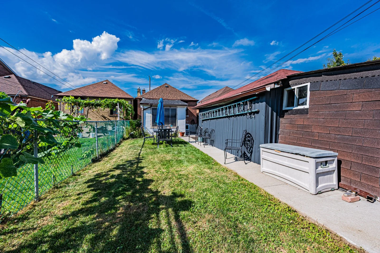 mls_27 amherst ave-27.jpg