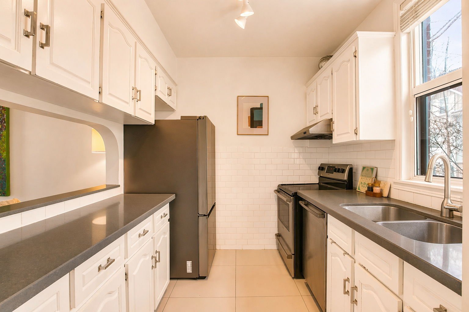 8-web-or-mls-Kitchen 2.png