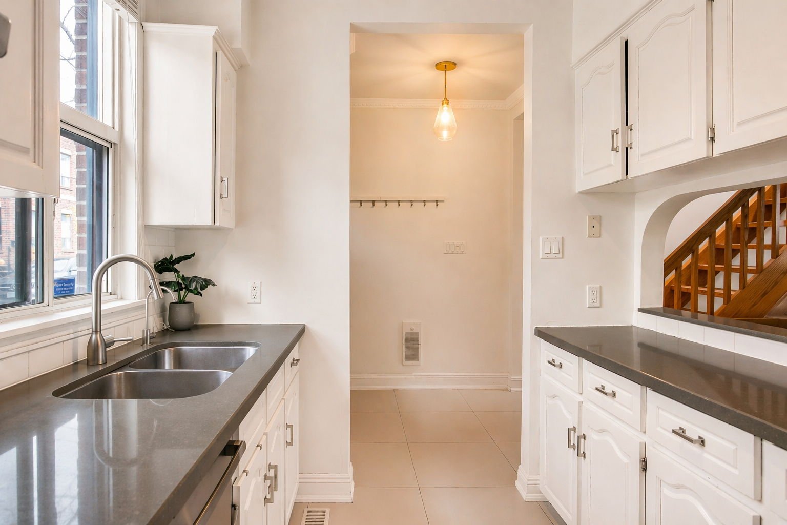 9-web-or-mls-Kitchen 3.png