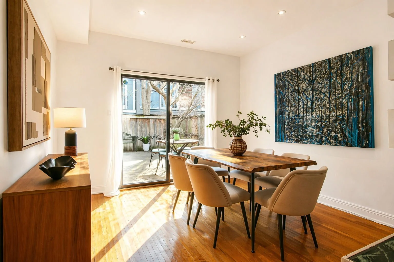 20-web-or-mls-Dining 1.png