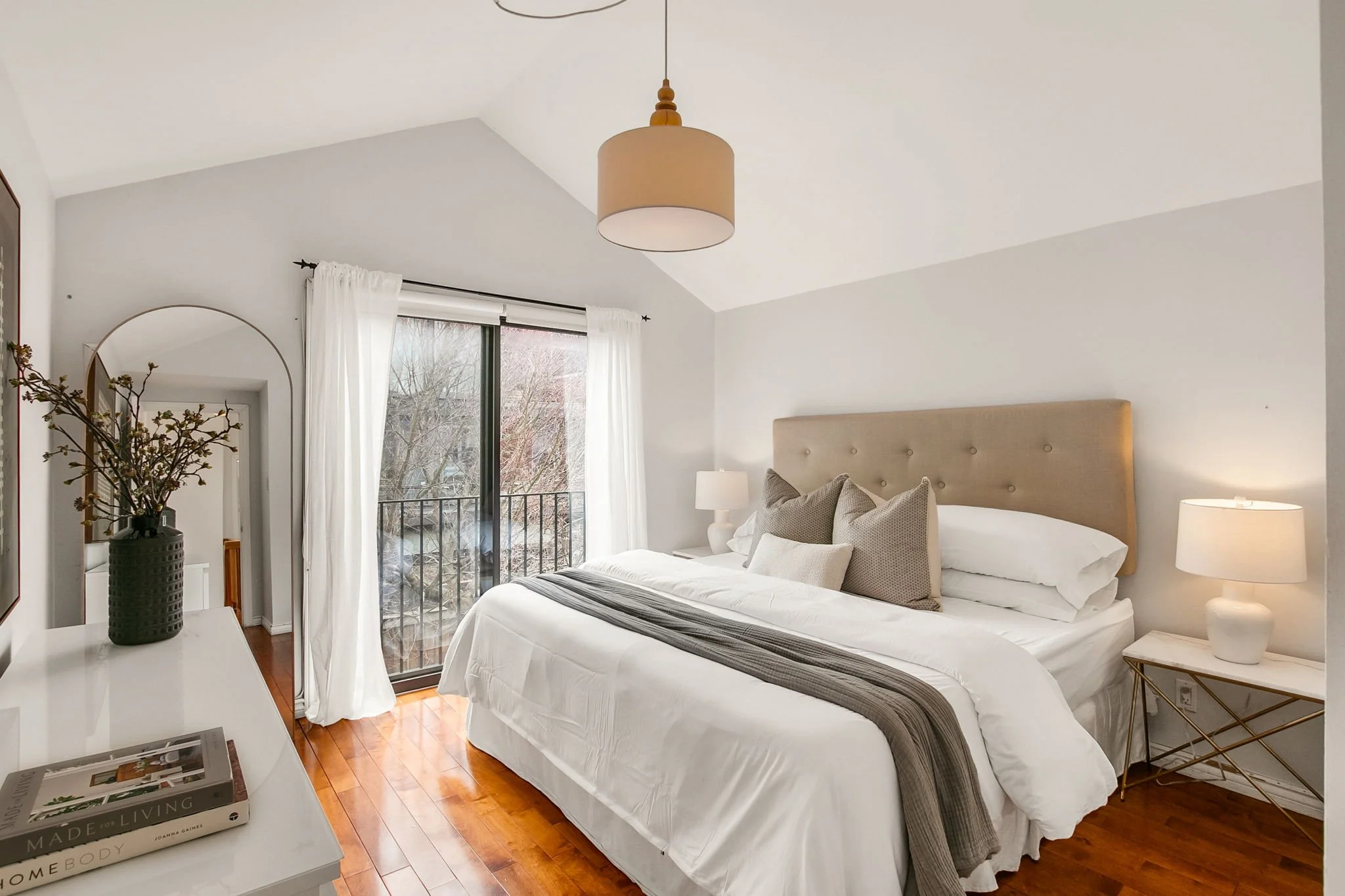 33-web-or-mls-26_003_Primary Bedroom.jpg