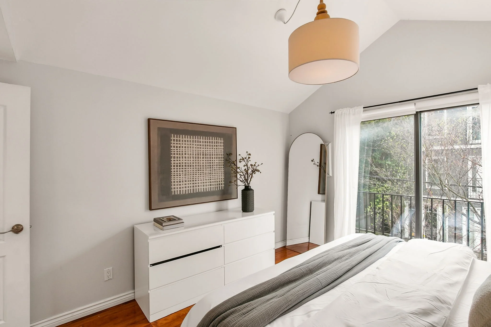 35-web-or-mls-26_005_Primary Bedroom.jpg