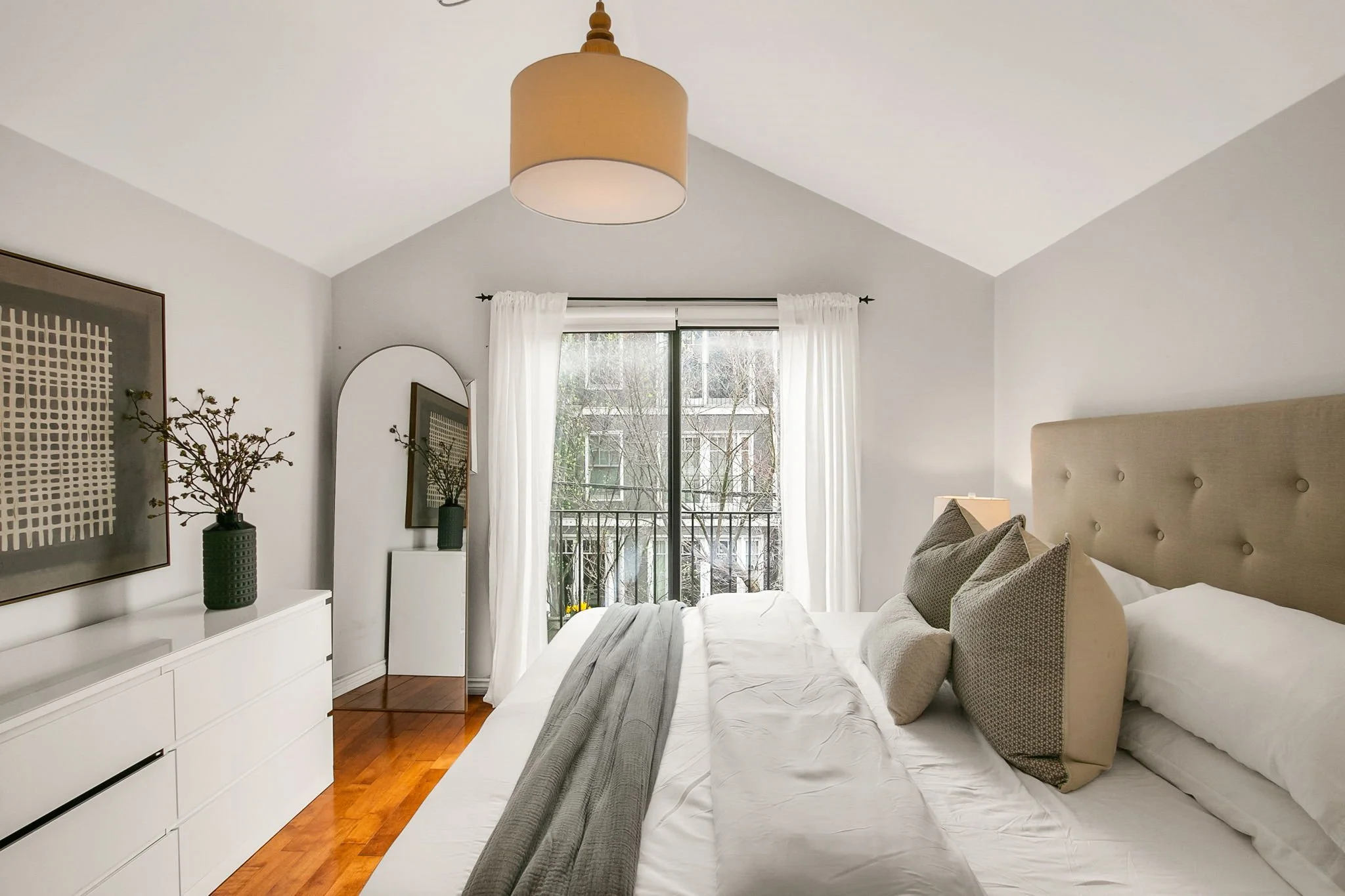 36-web-or-mls-26_006_Primary Bedroom.jpg