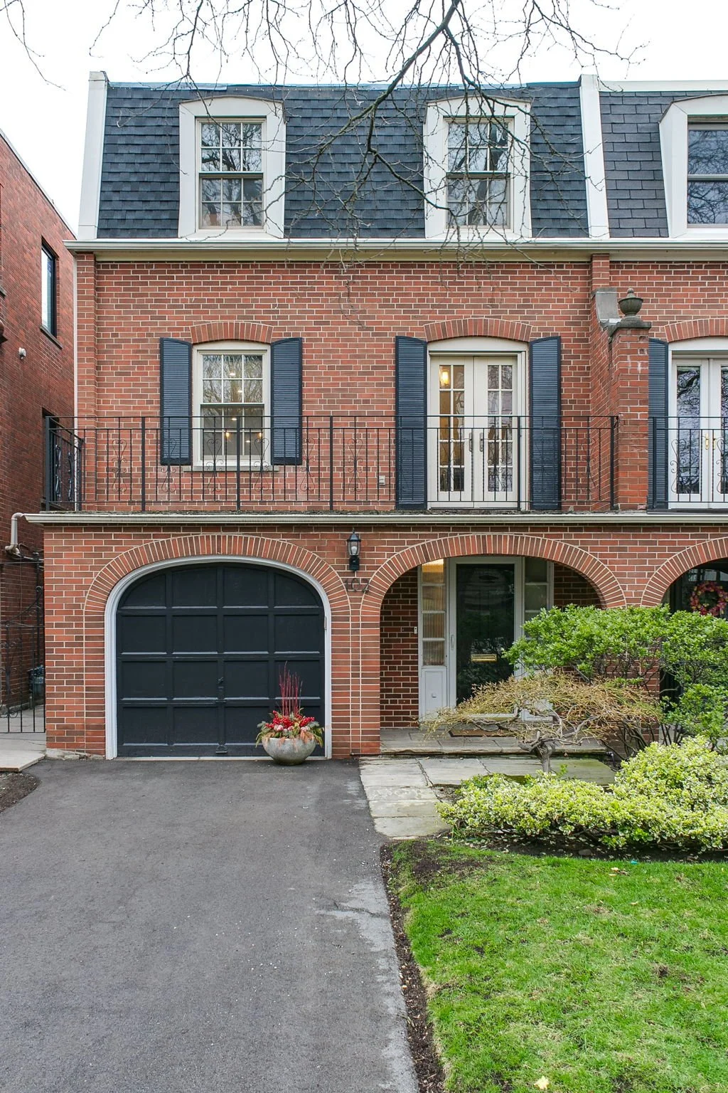 7-web-or-mls-1_009_Exterior Front.jpg