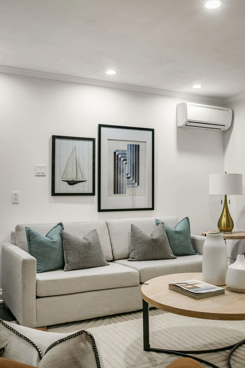 79-web-or-mls-48_016_Family Room.jpg