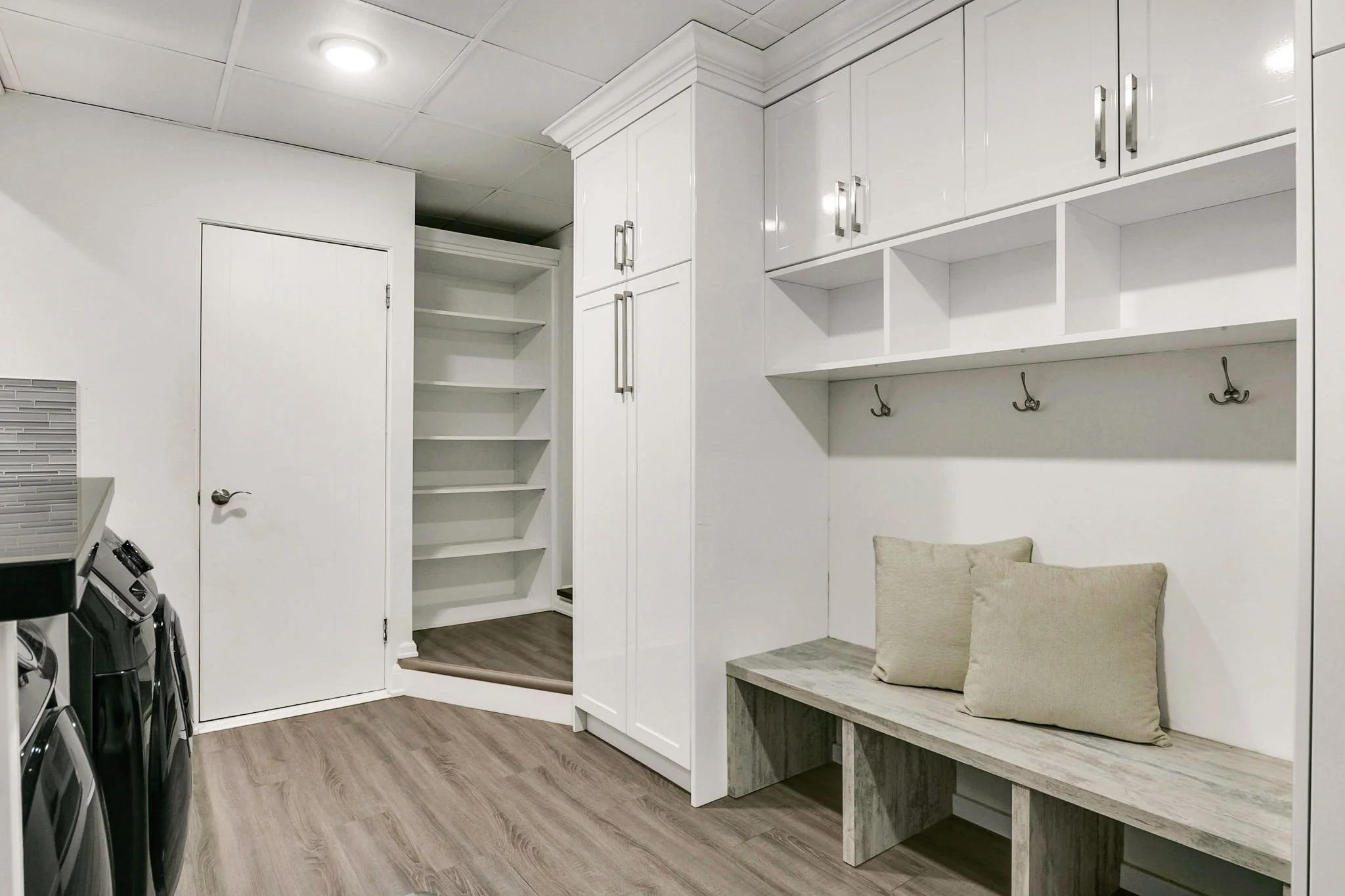 82-web-or-mls-59_007_Laundry Room.jpg