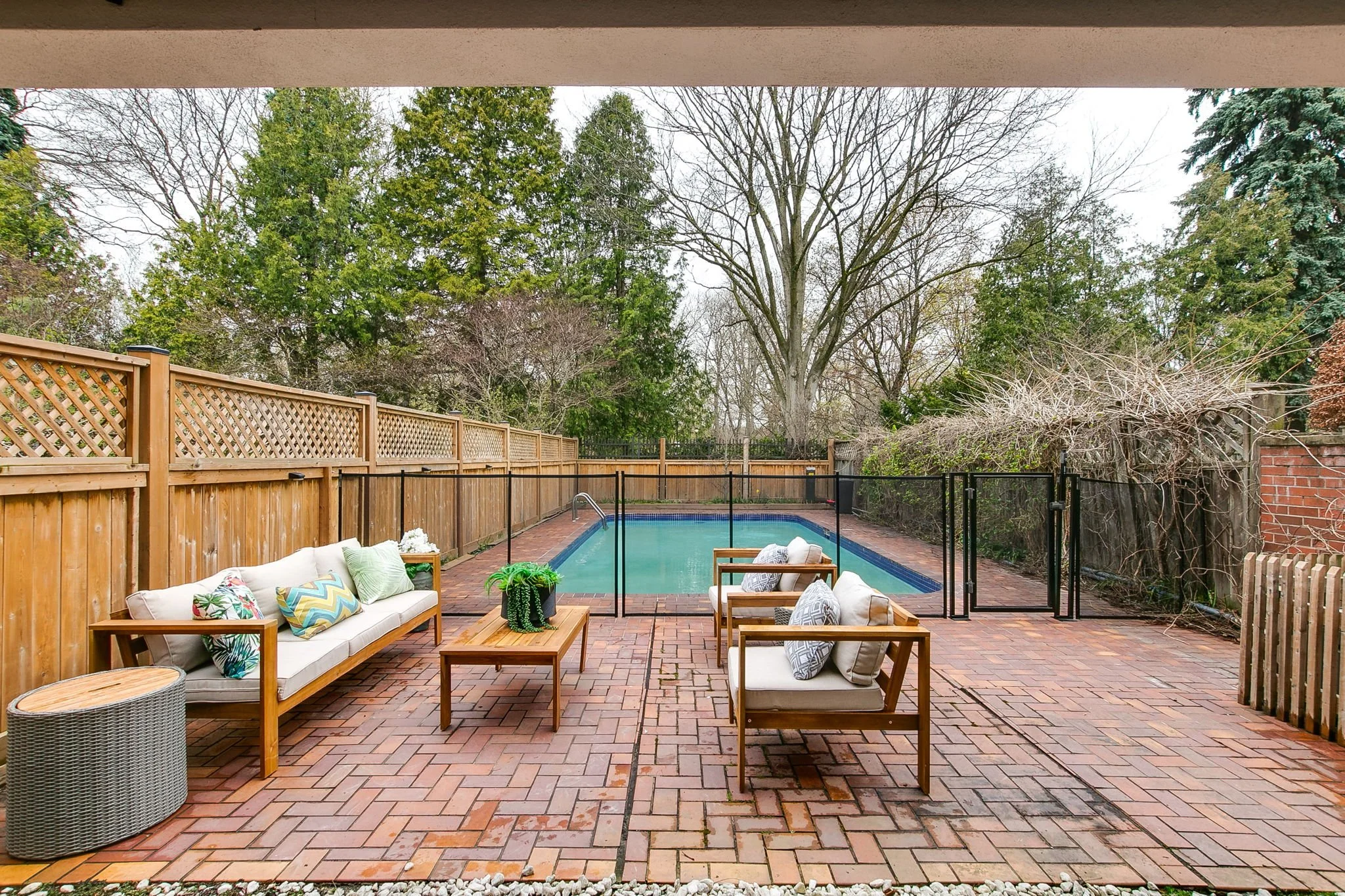 84-web-or-mls-74_002_Backyard.jpg