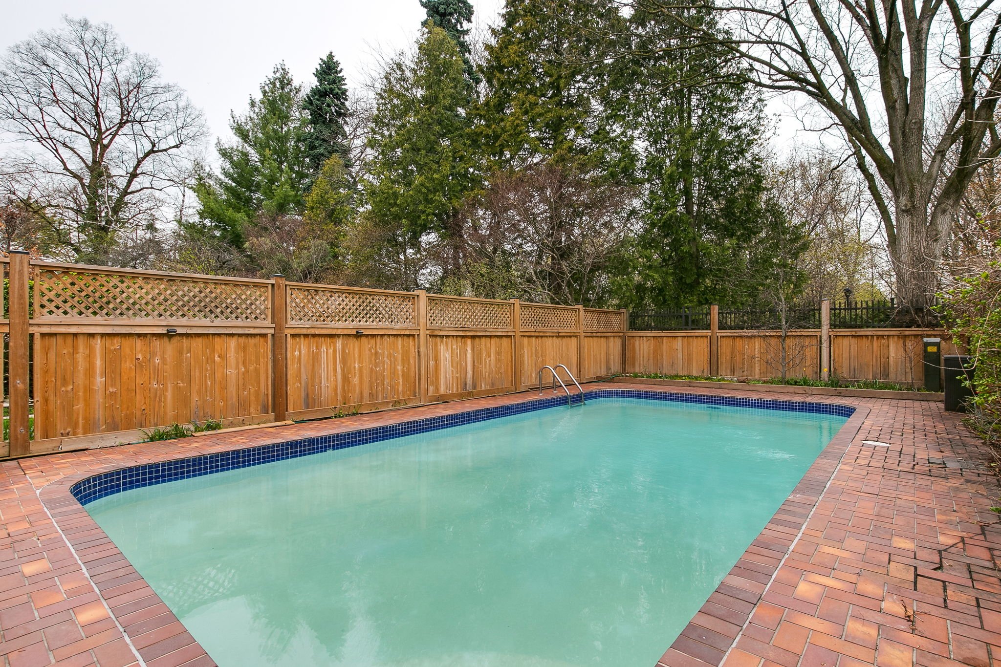 88-web-or-mls-74_006_Backyard.jpg