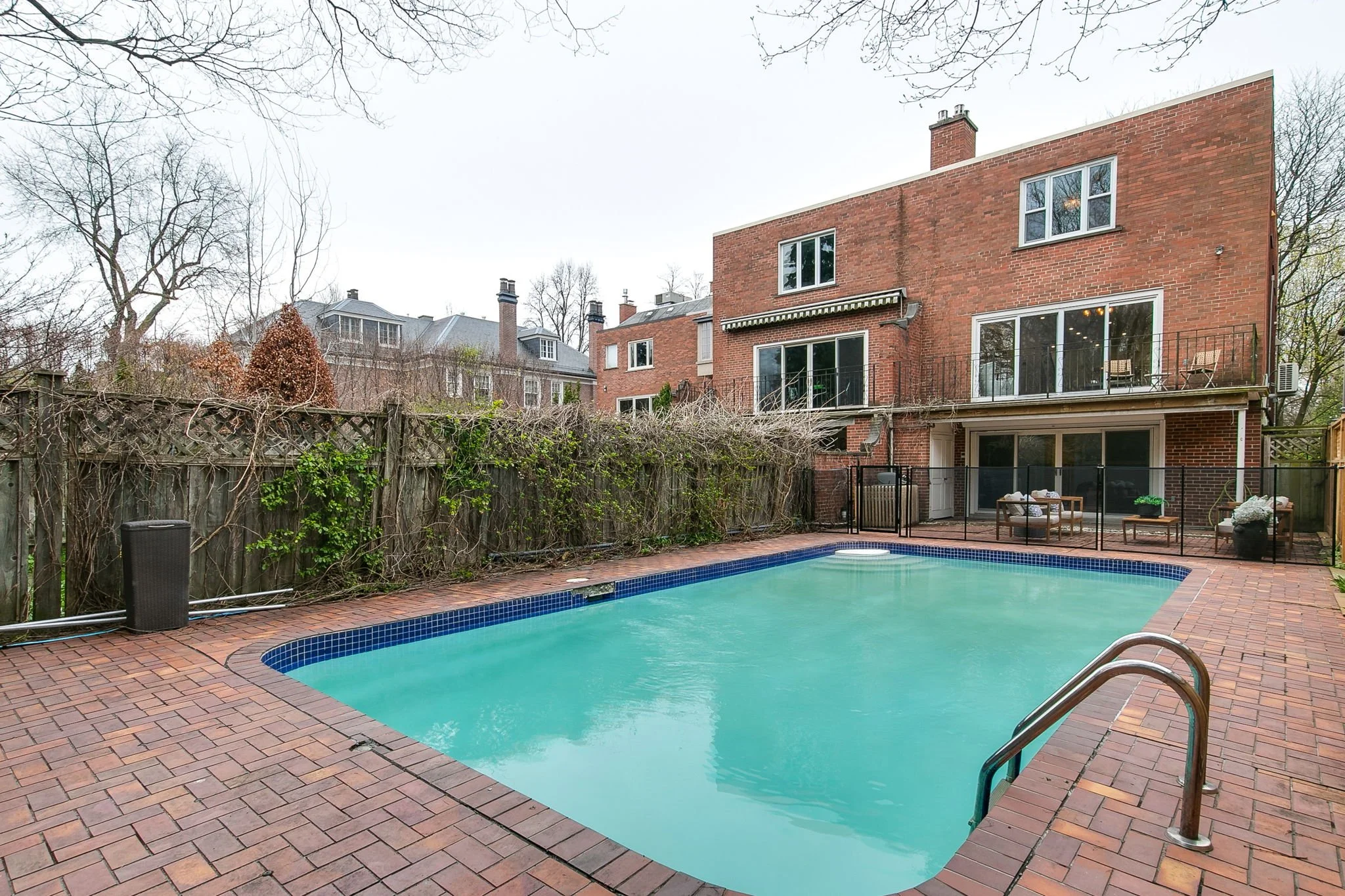 90-web-or-mls-74_008_Backyard.jpg